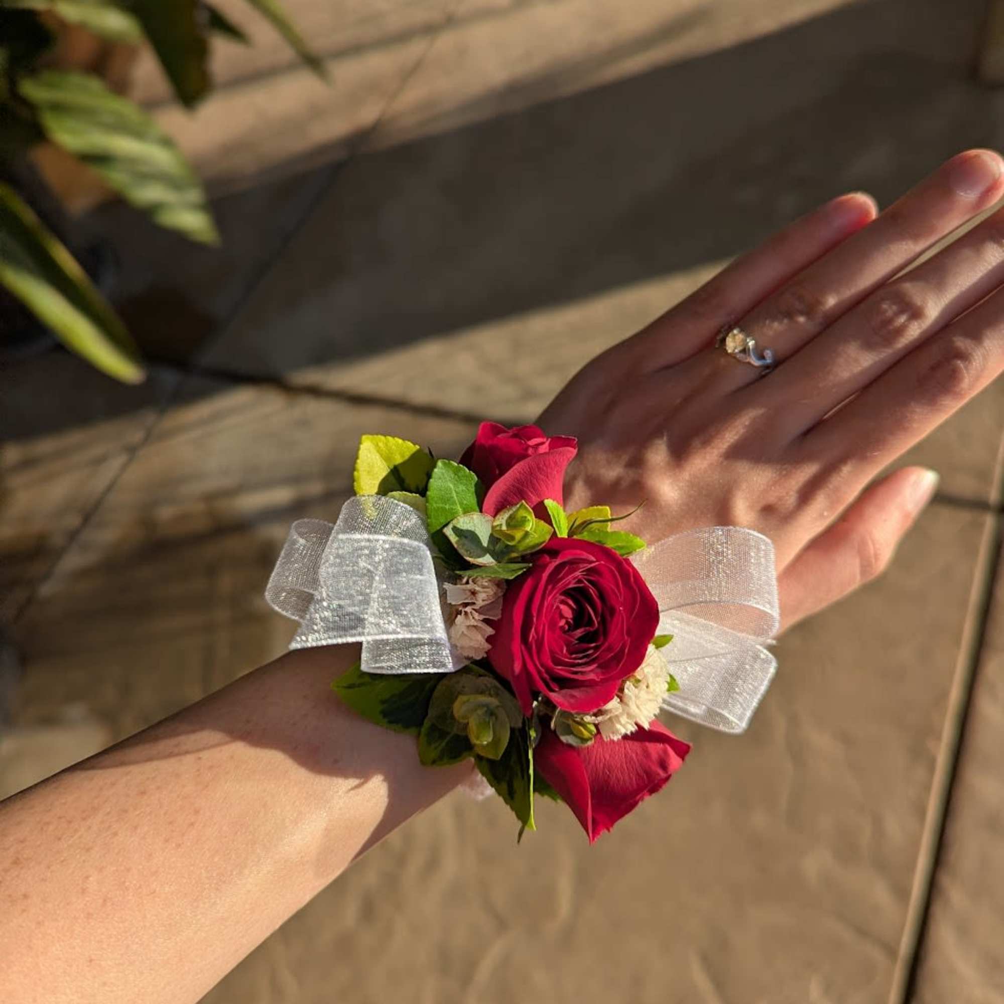 Customize Your Corsage with Pearl Wristlet Bands

Enhance your corsage with our pearl
