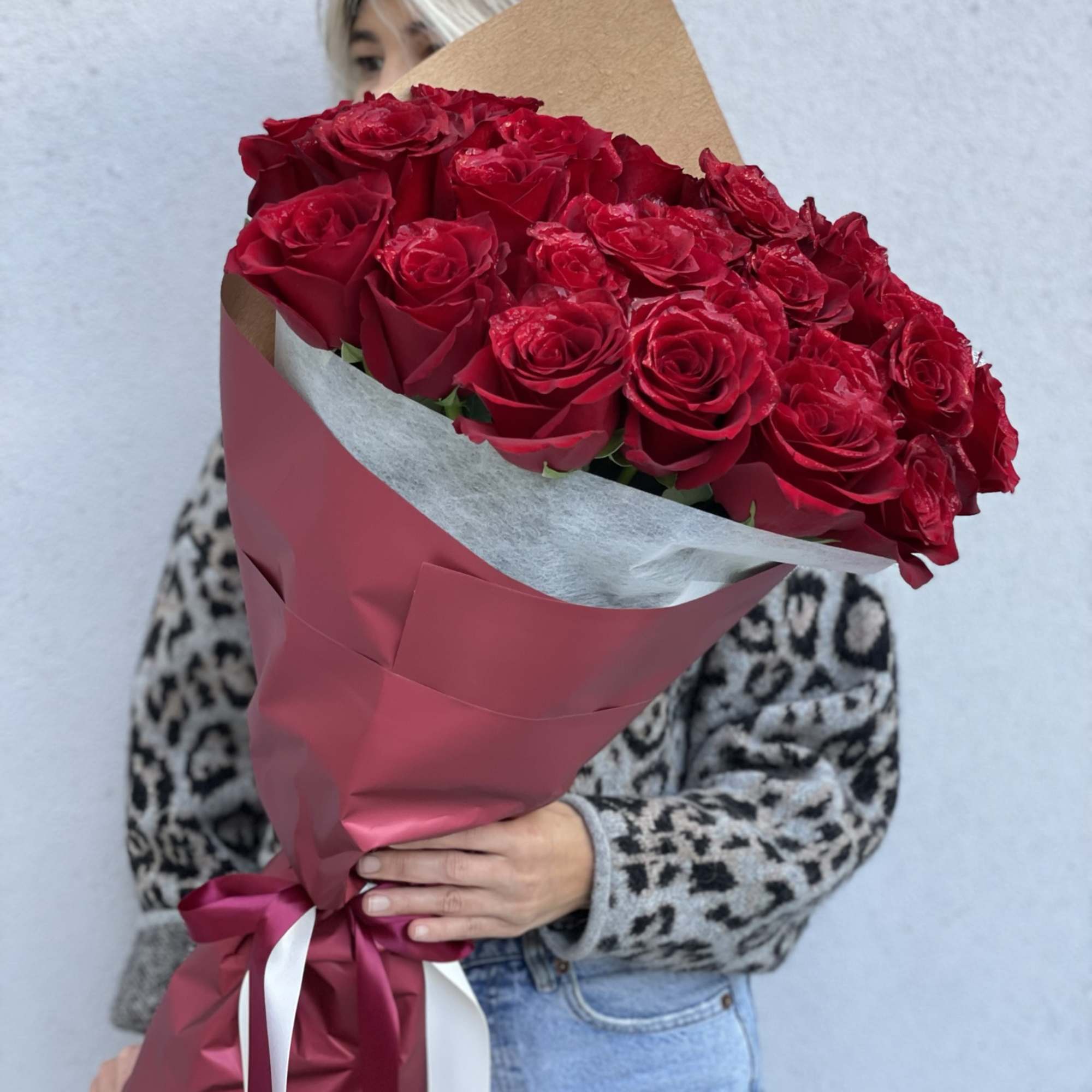 Stunning bouquet of gorgeous long stem red roses, photo 2 of 7