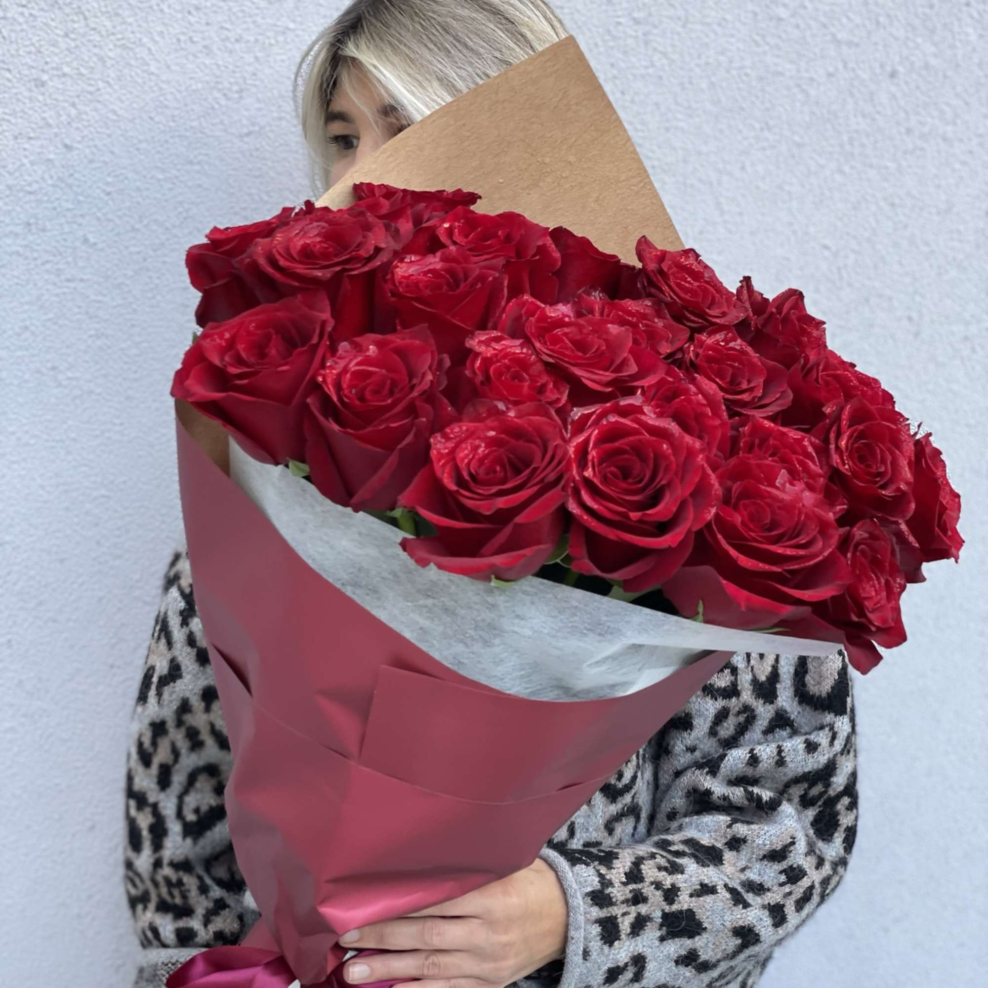 Stunning bouquet of gorgeous long stem red roses, photo 3 of 7