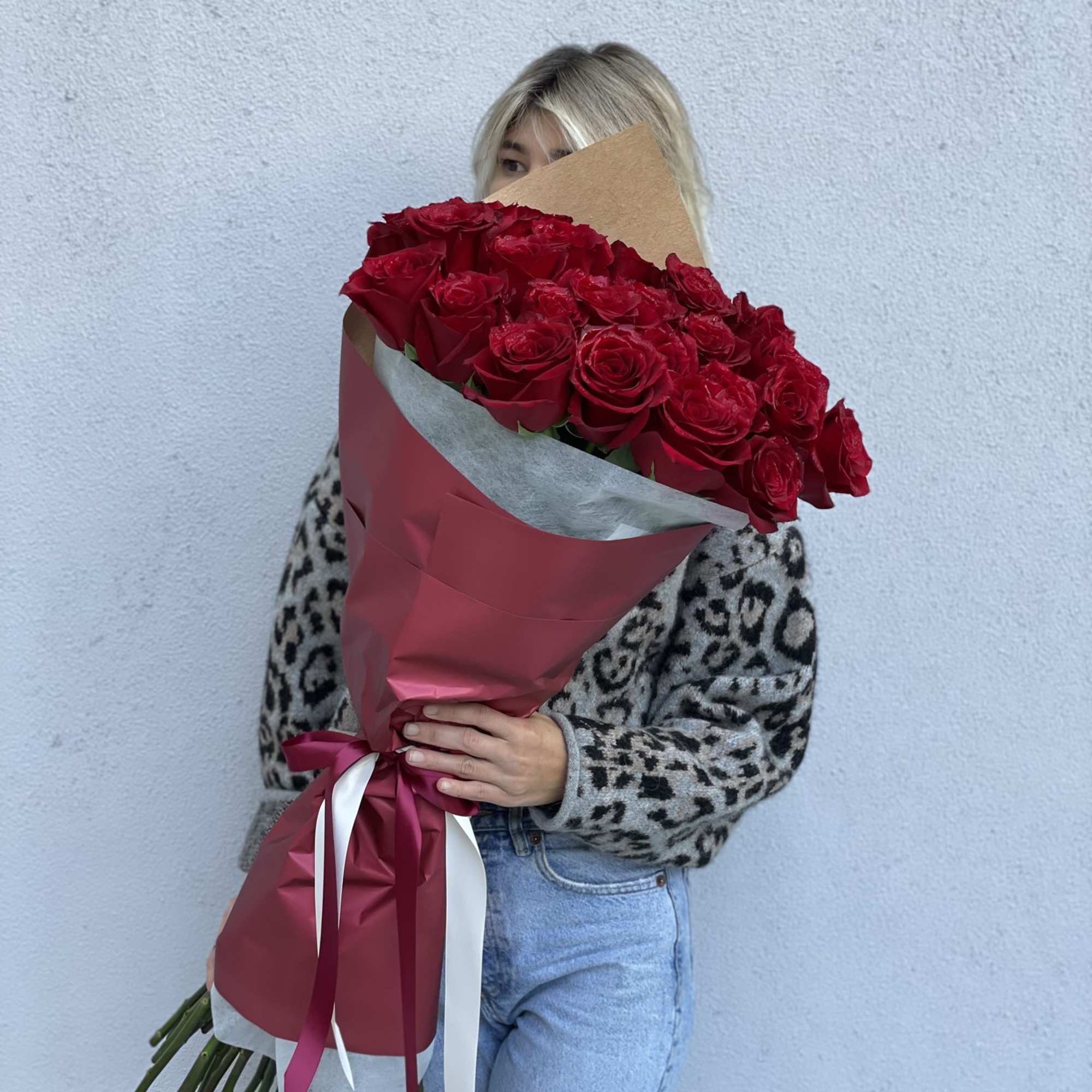 Stunning bouquet of gorgeous long stem red roses, photo 6 of 7