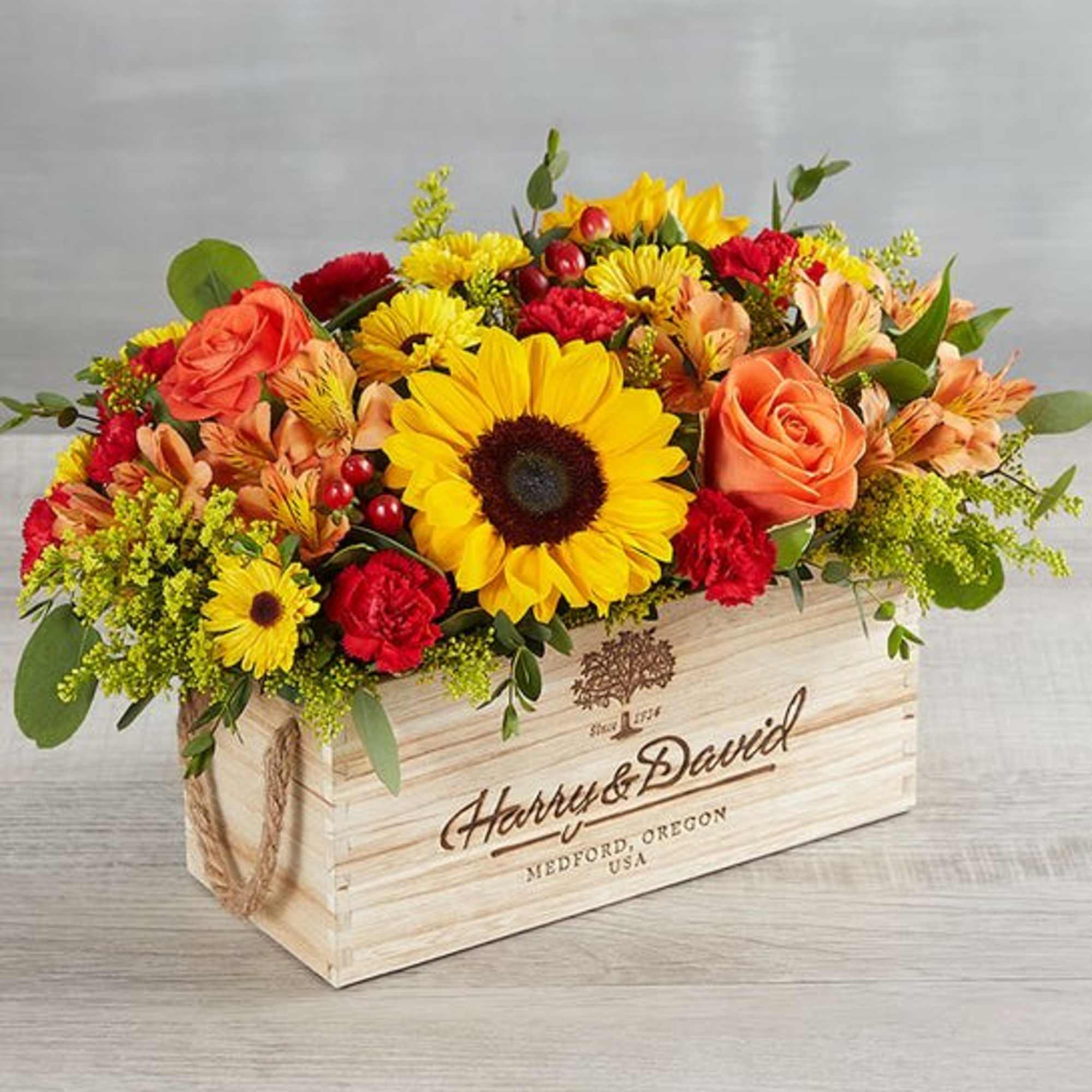 Exclusive centerpiece that celebrates the spirit of giving and family gatherings. Overflowing