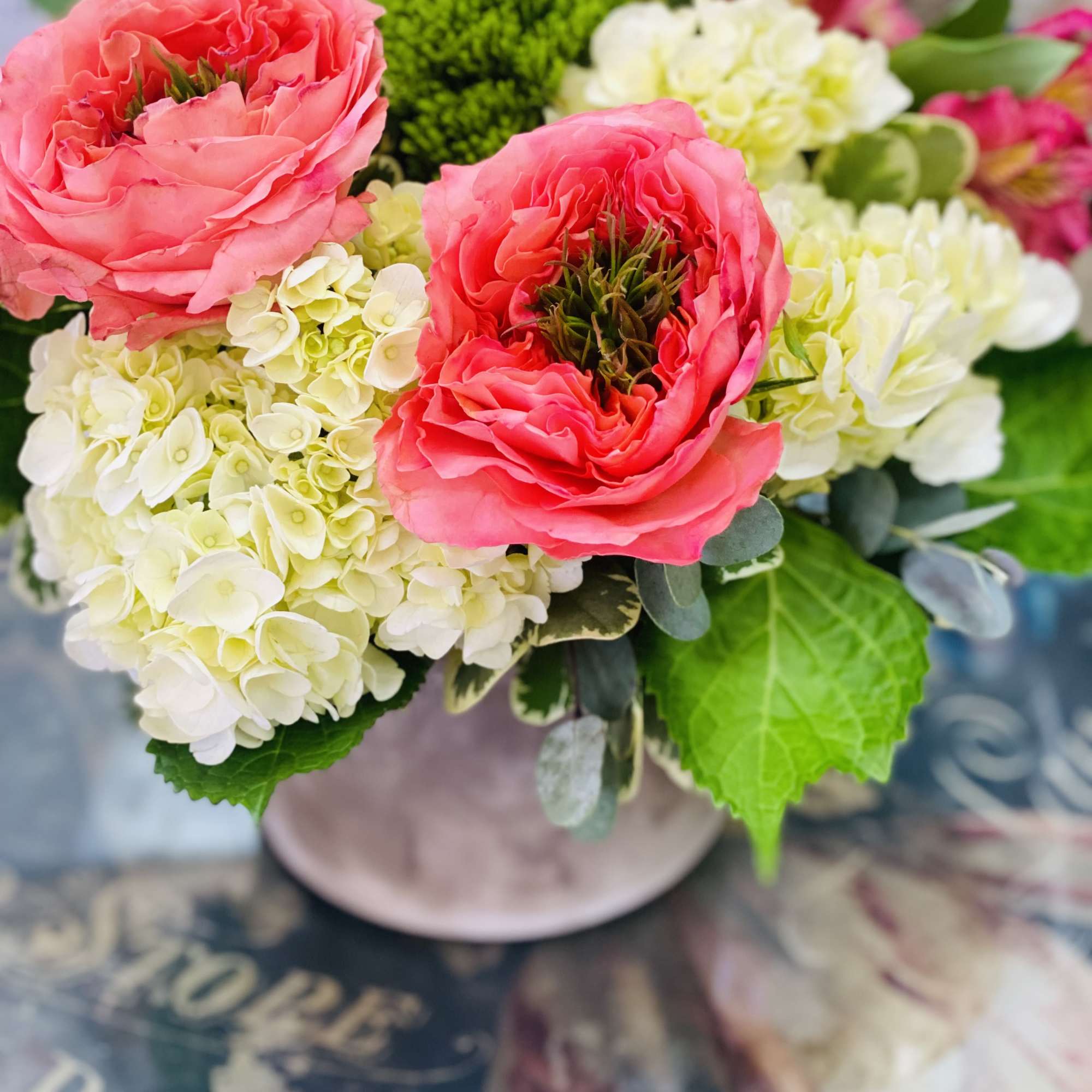 Beautiful garden roses with green hydrangeas, photo 2 of 2