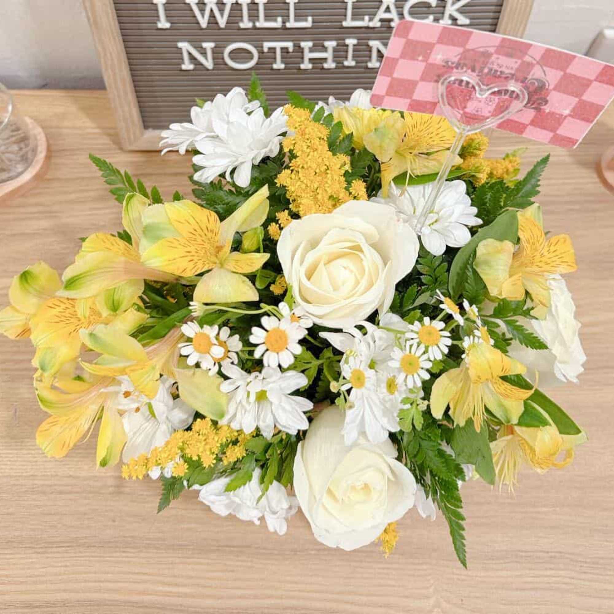  Smile Bouquet &ndash; A Gift That Brightens the Heart 

Bring joy, photo 2 of 2