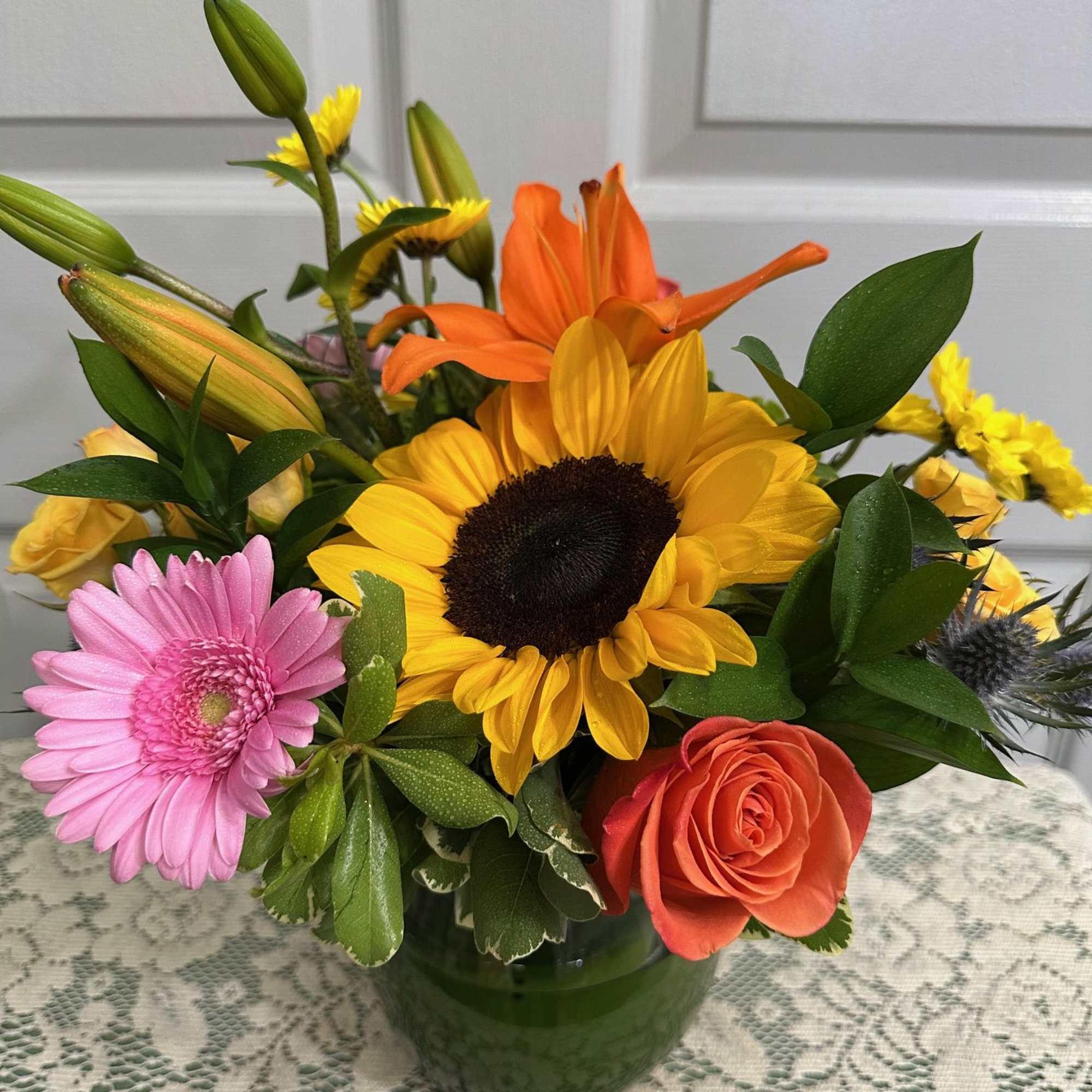 Sunflowers(Seasonal) , Calla-Lilies / Dahlia, Gerbera Daisies, Roses,  Wildflowers, Assorted Fancy