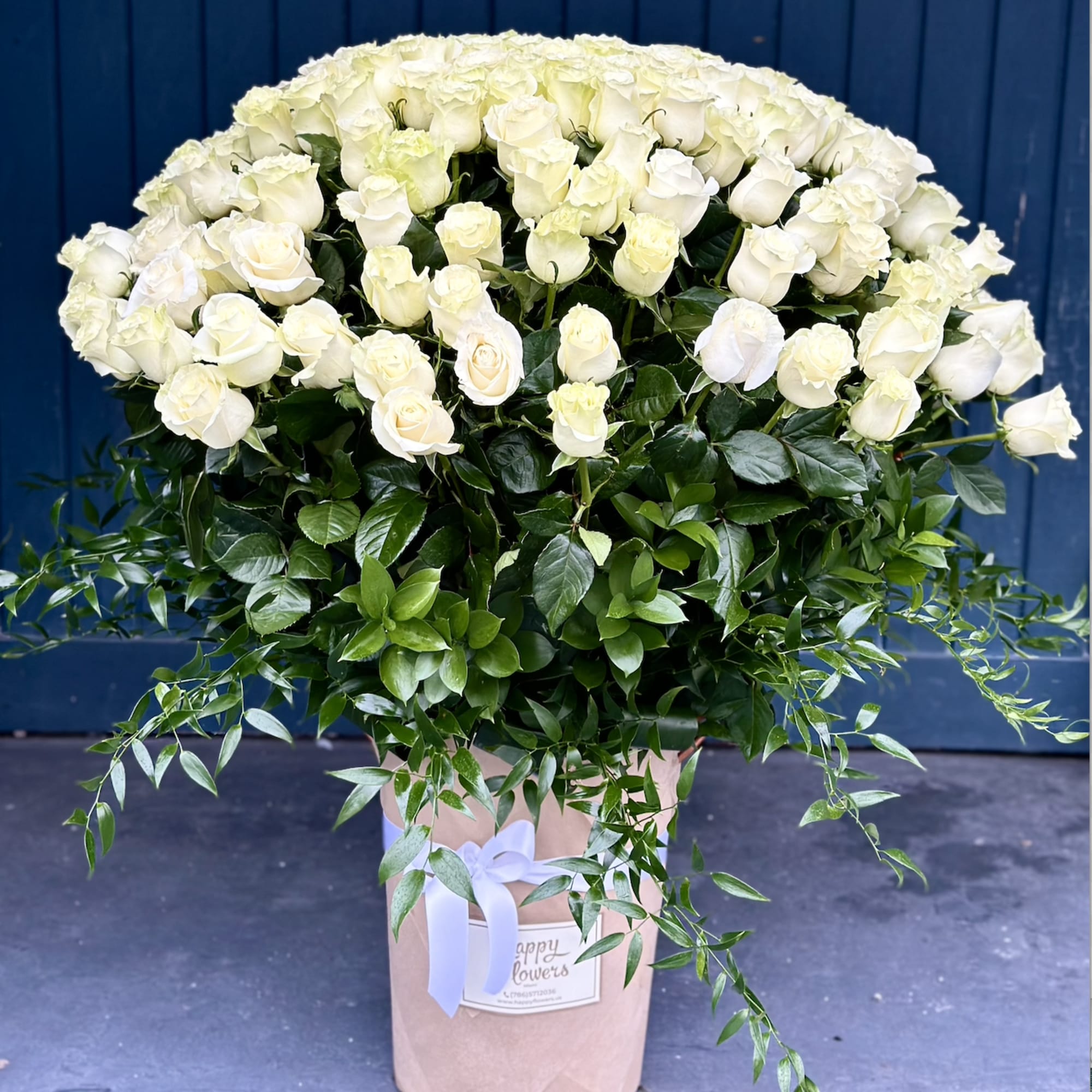 Incredible huge bouquet of roses from which will be delighted.