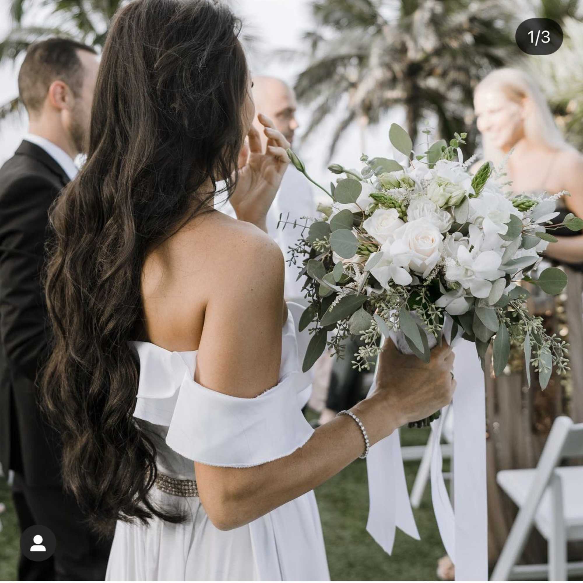 We are offering 3 wedding packages white colour. All prices are approximate-