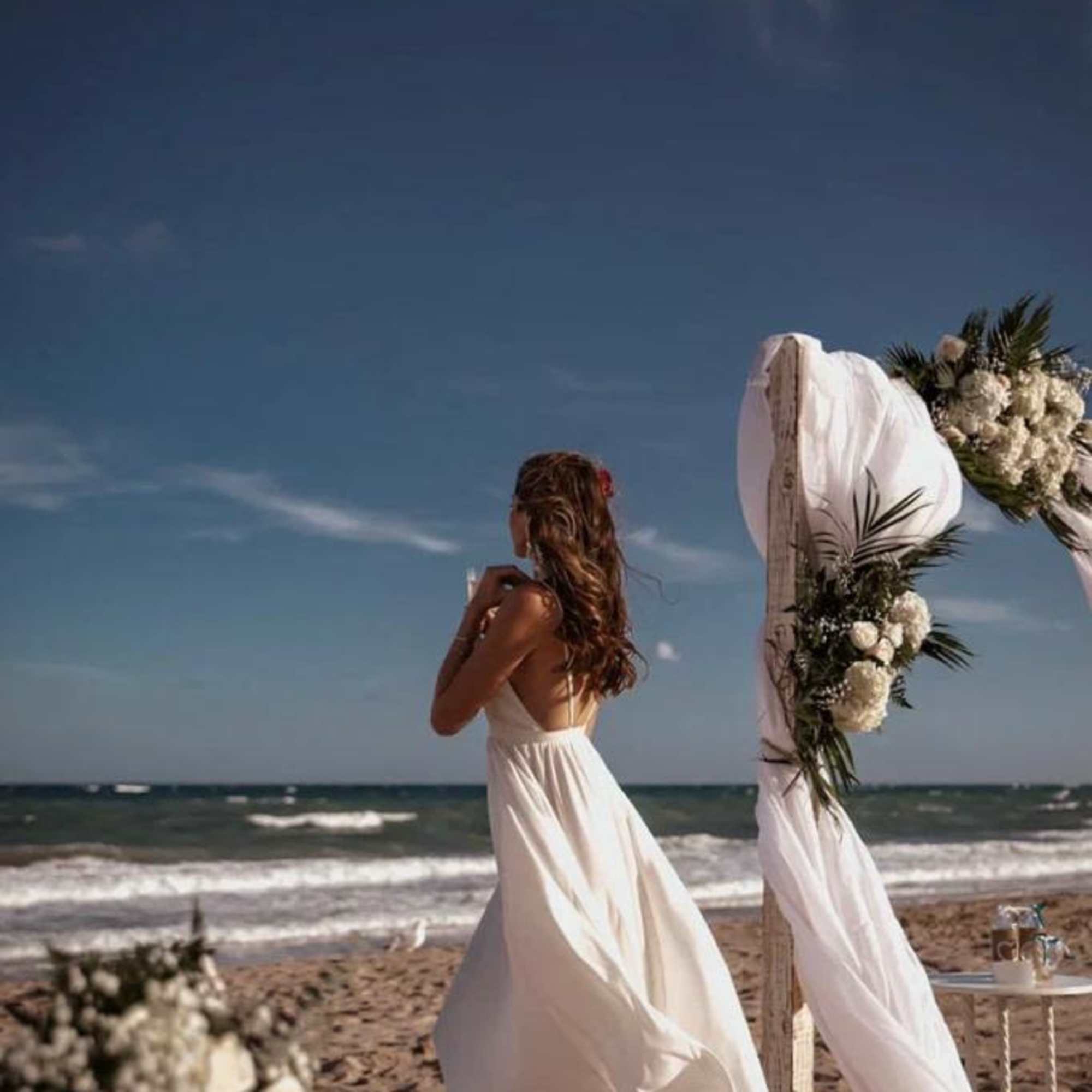 We are offering 3 wedding packages Blue and White colour. All prices, photo 5 of 9