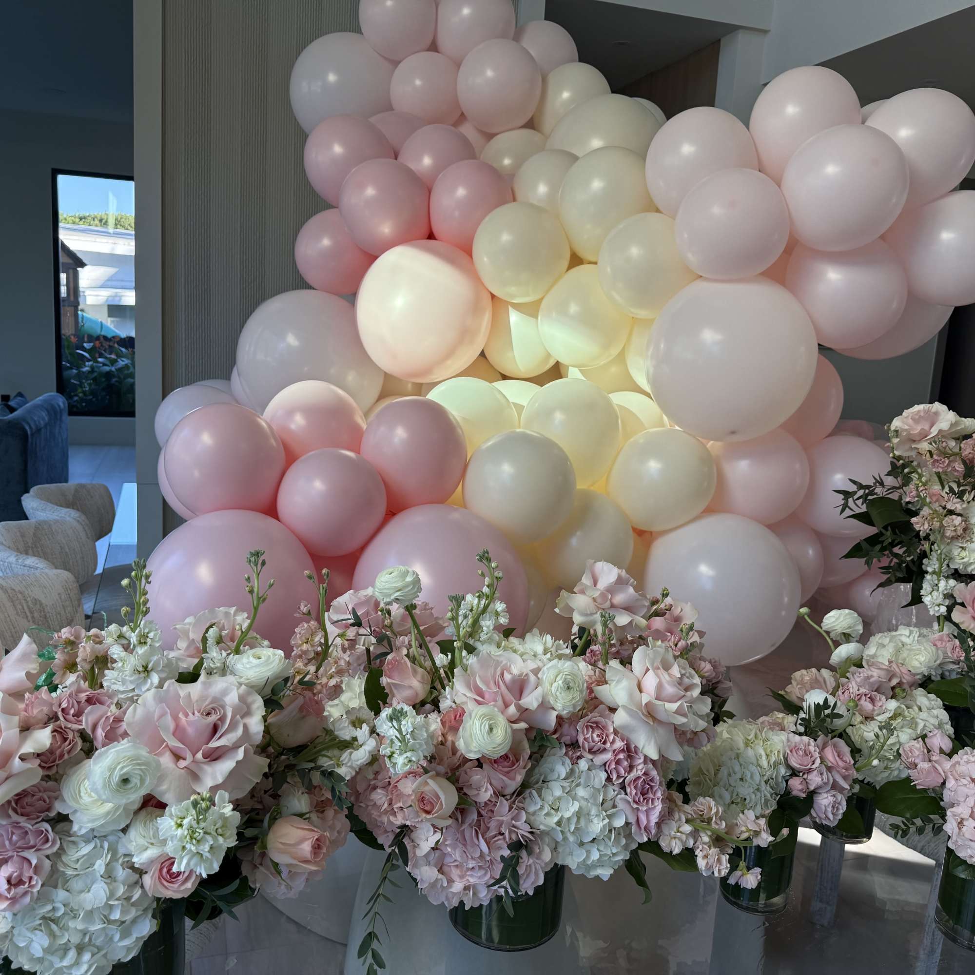 Price is approximate 
Please contact directly for the quote 
Balloons can be, photo 2 of 2