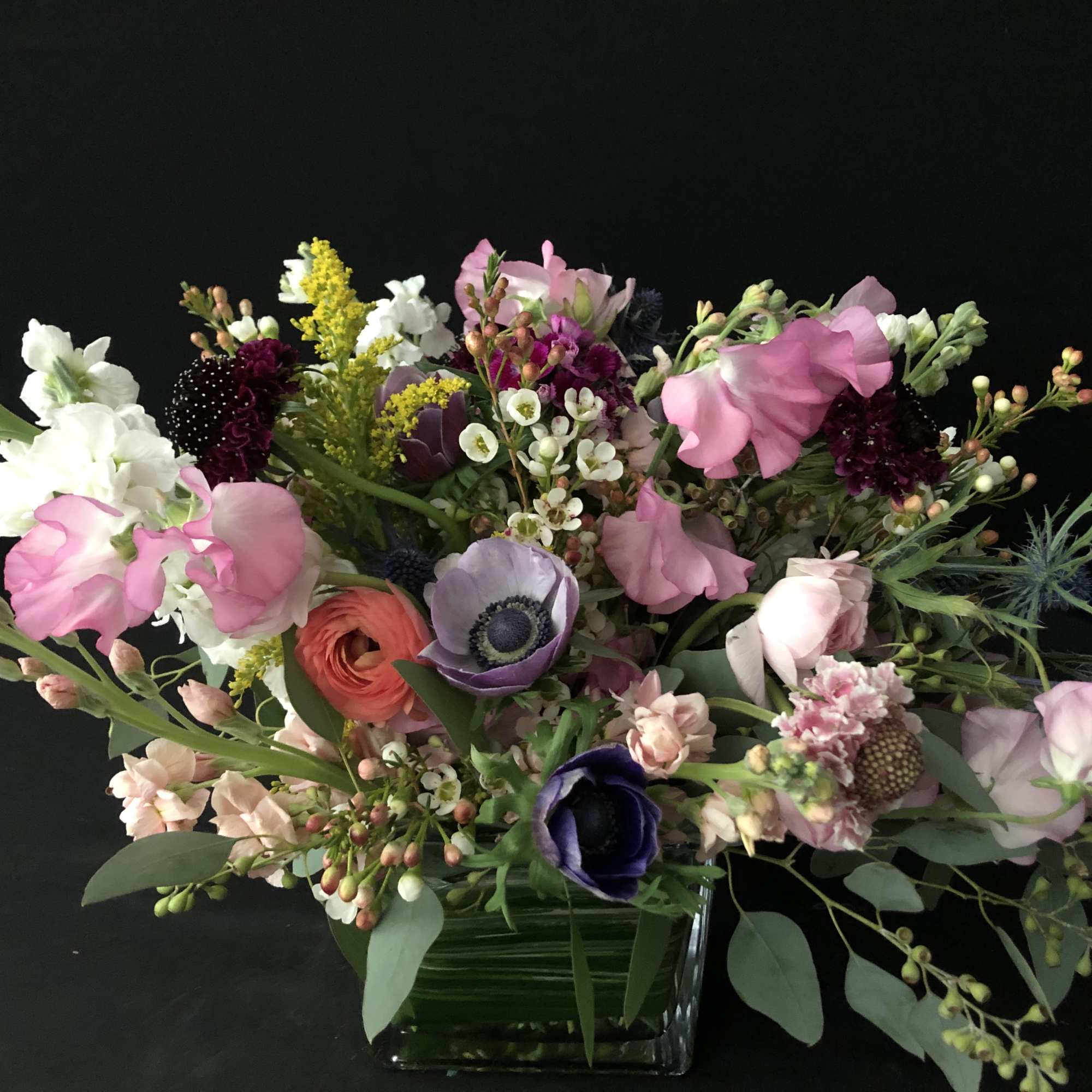 We will design with the flowers of the day~ this designers style