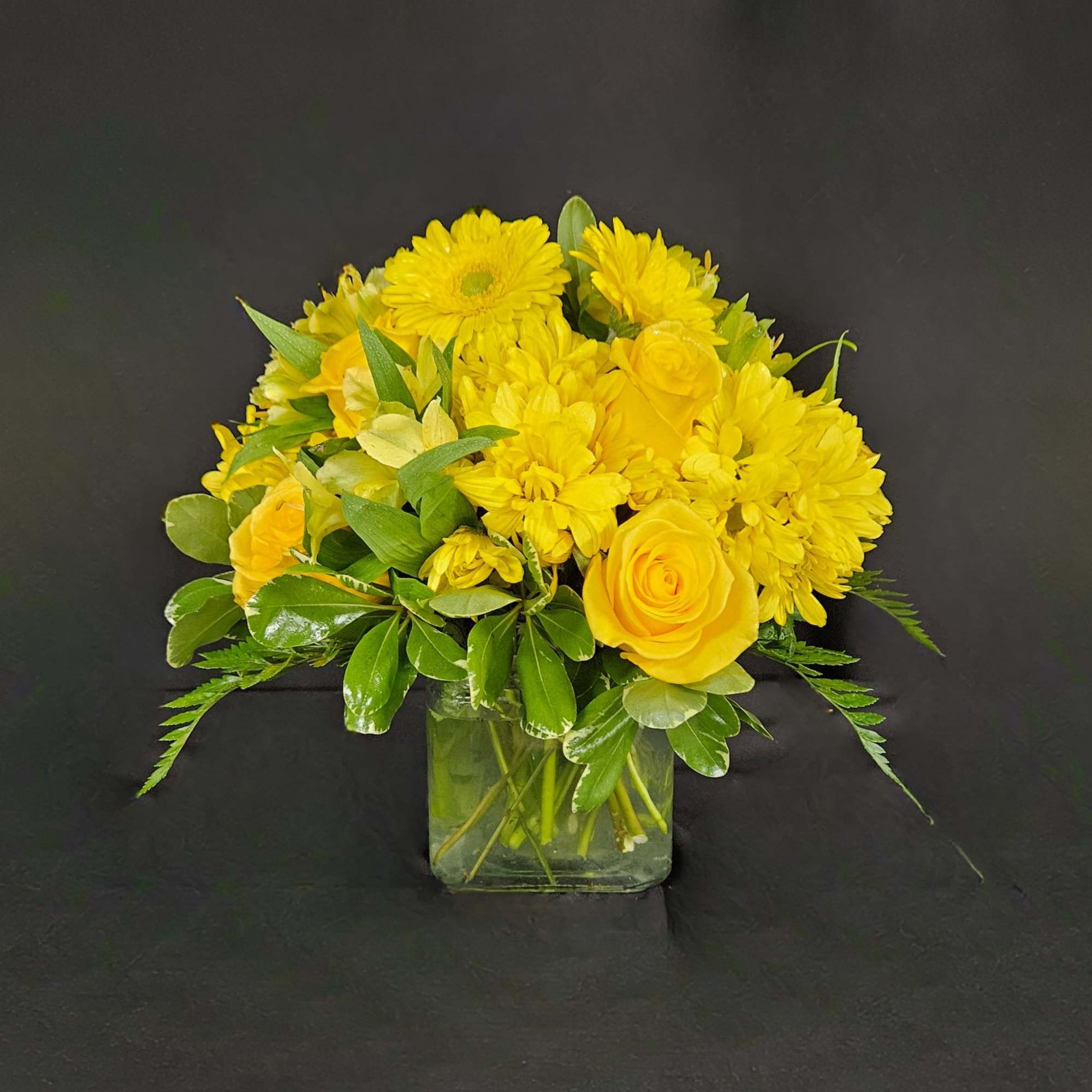 This monochromatic arrangement can make anybody feel a little more cheerful. Lemonade, photo 2 of 3