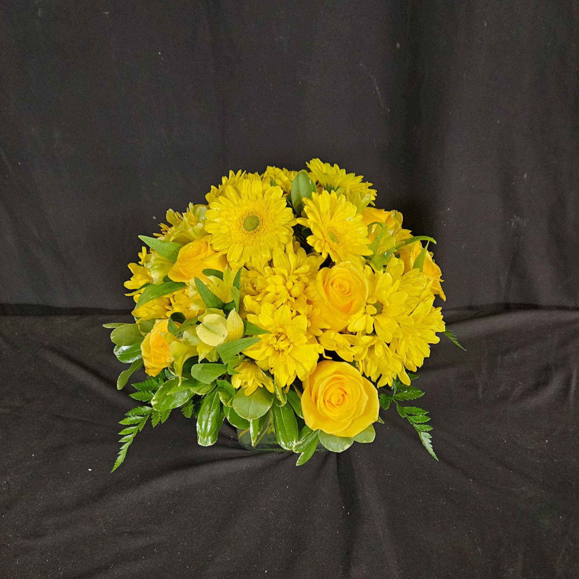 This monochromatic arrangement can make anybody feel a little more cheerful. Lemonade, photo 3 of 3