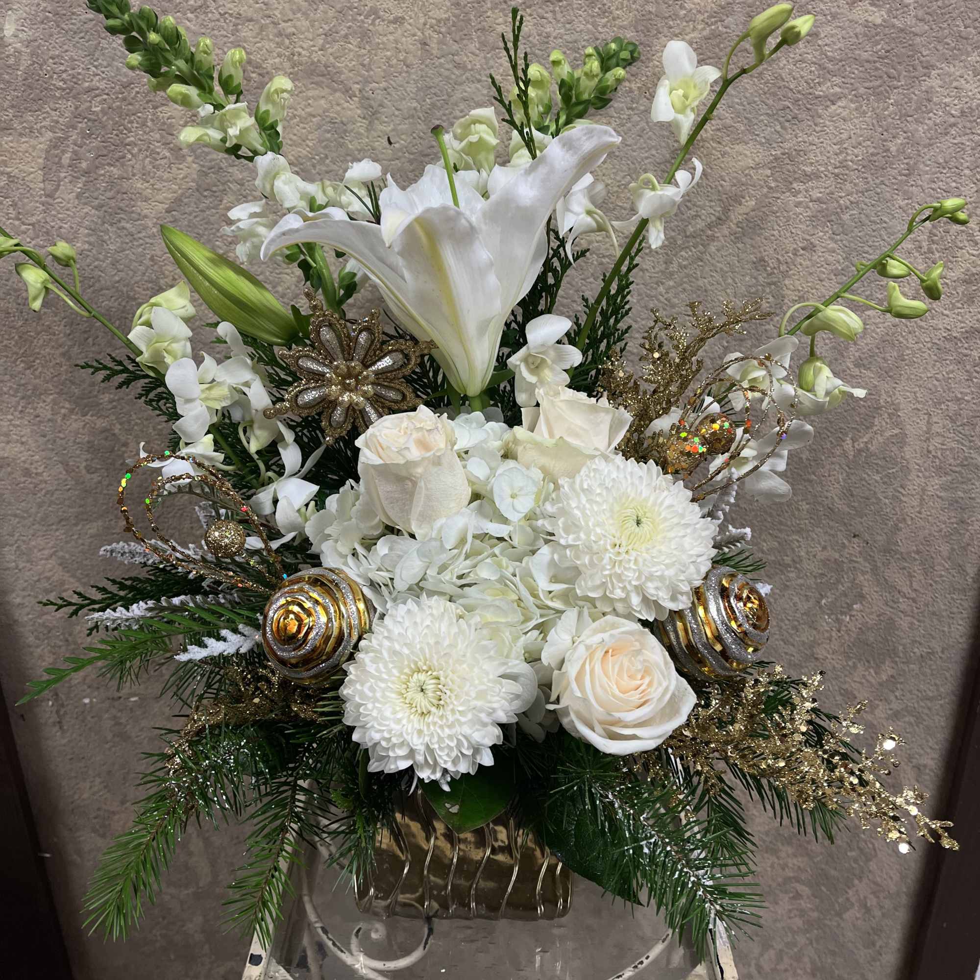 Recipe: White stargazers, White Snapdragons, White Dendrobium, White Roses, Pine branches, Holiday, photo 2 of 2