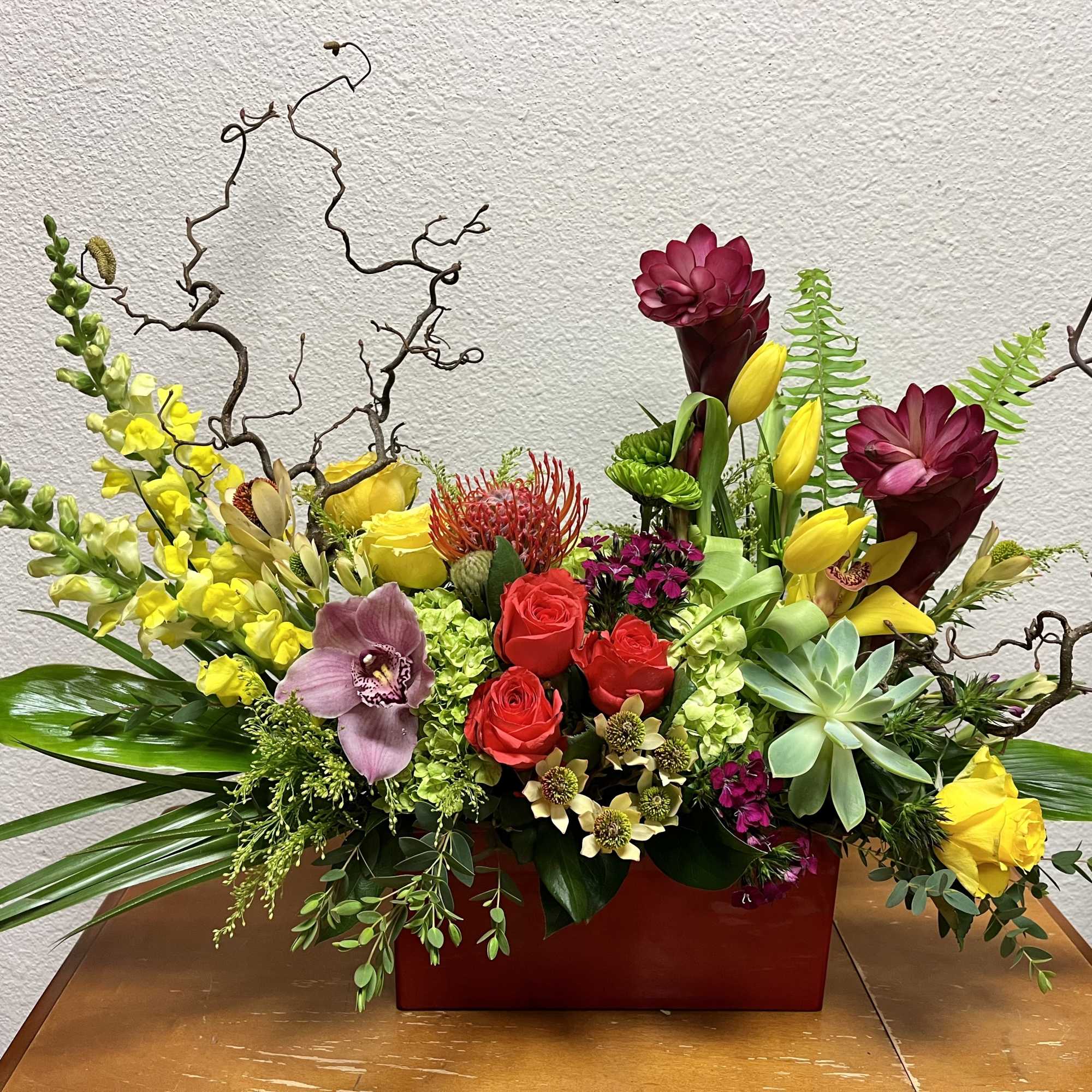 Our new and extravagent design special for Mother's Week.
Recipe: Yellow Snapdragon, Purple, photo 2 of 2