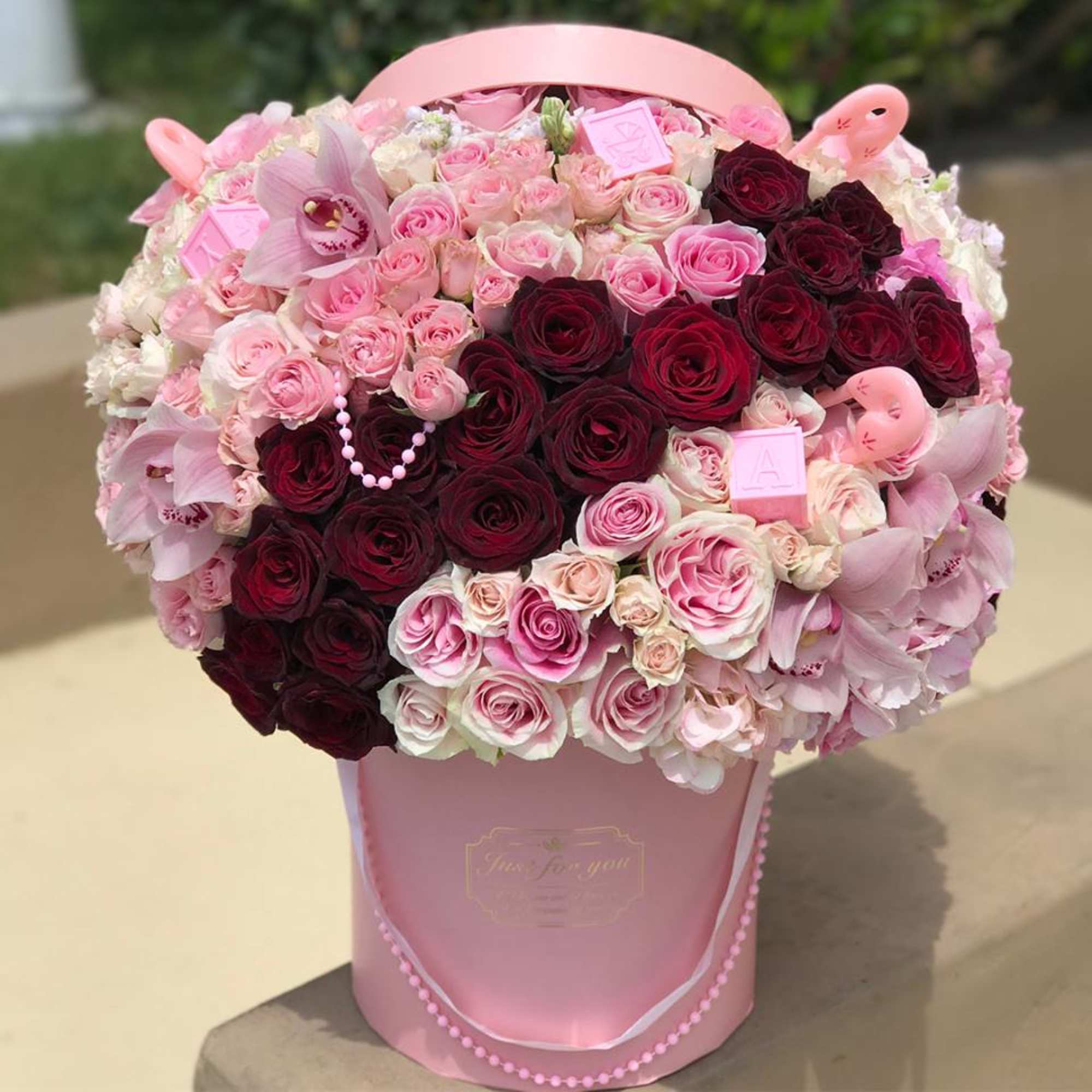 Congratulate your friends and family with a new born baby with this