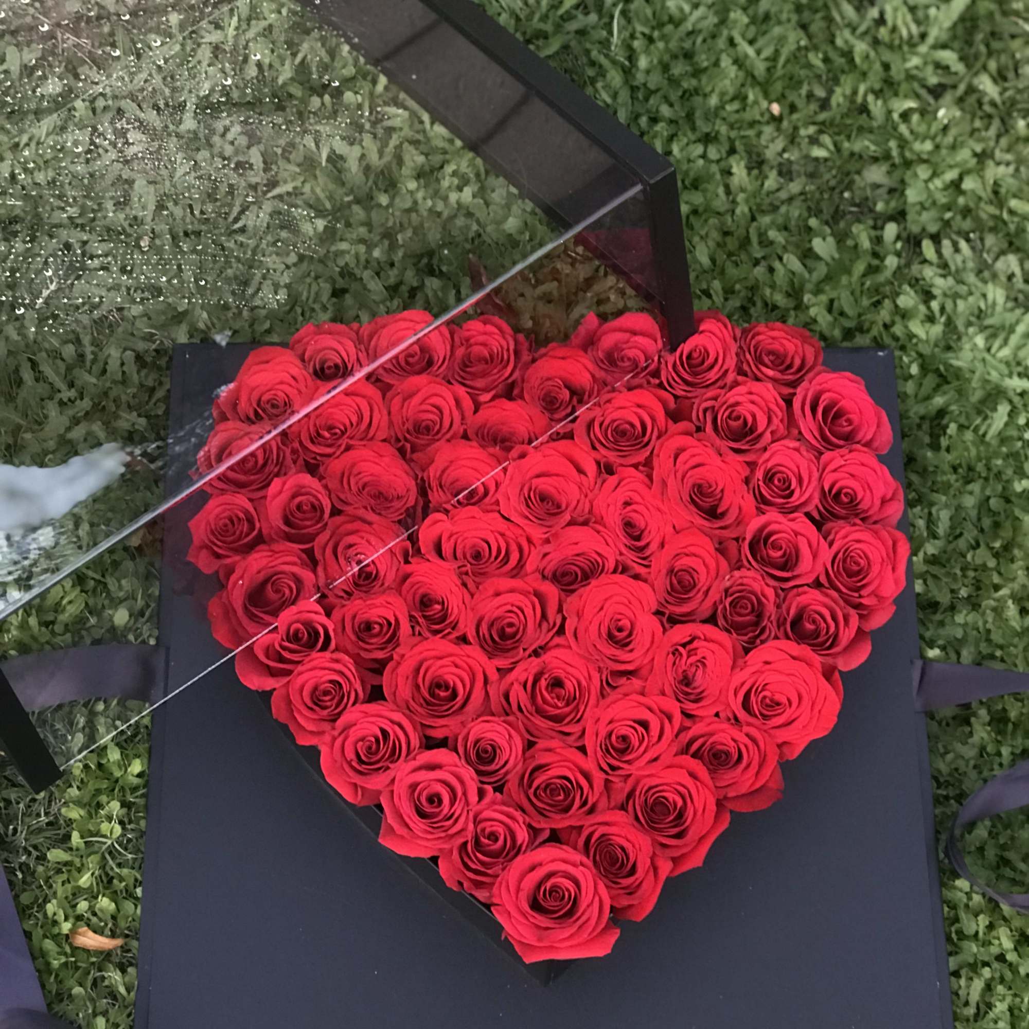 Mesmerizing arrangement!!! Our newest exclusive box that comes in gold, black, pink, photo 2 of 4