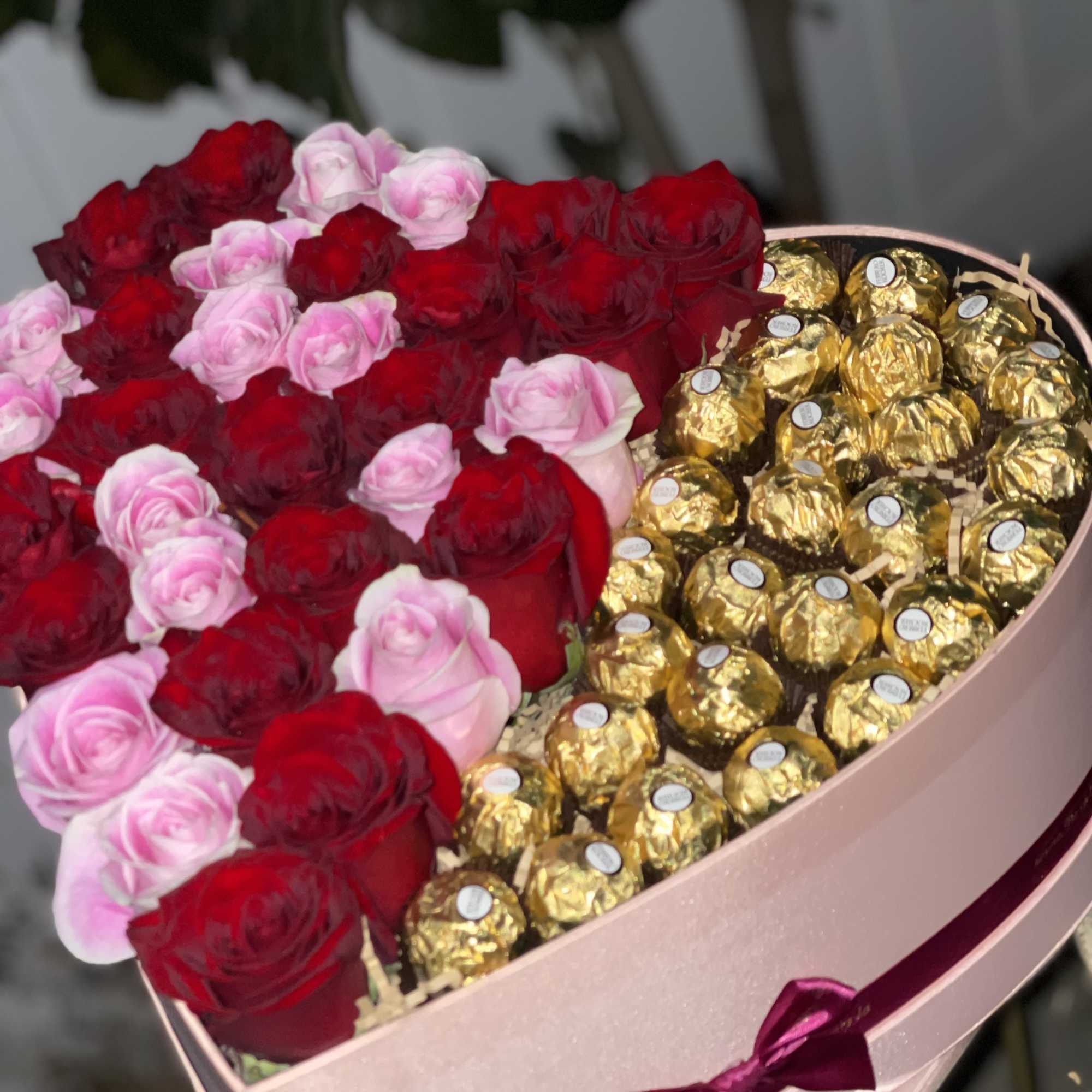 Heart-shaped box with red and pink roses and gold-wrapped chocolates, photo 3 of 4