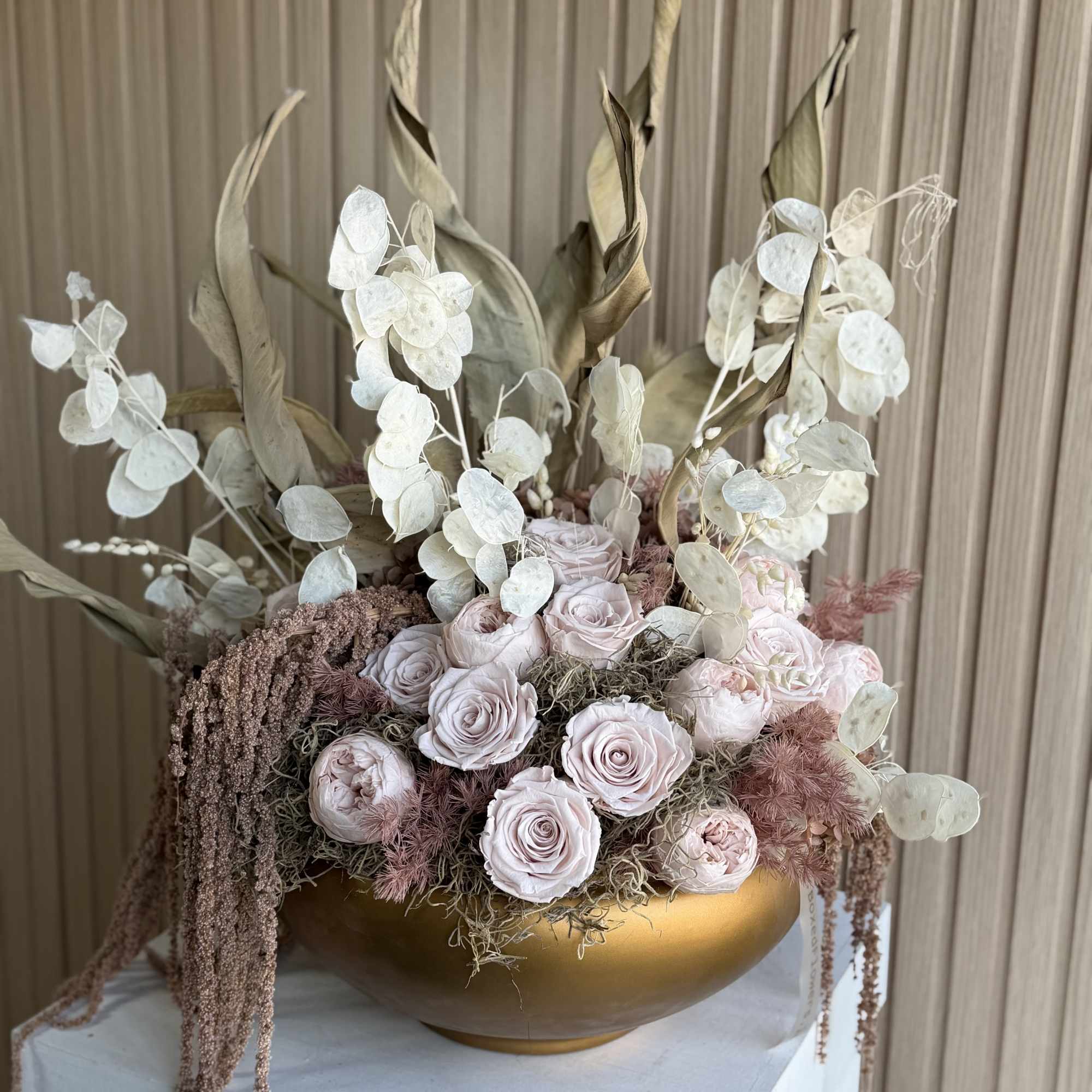 Beautiful fully preserved vase I&rsquo;ve everlasting flowers
