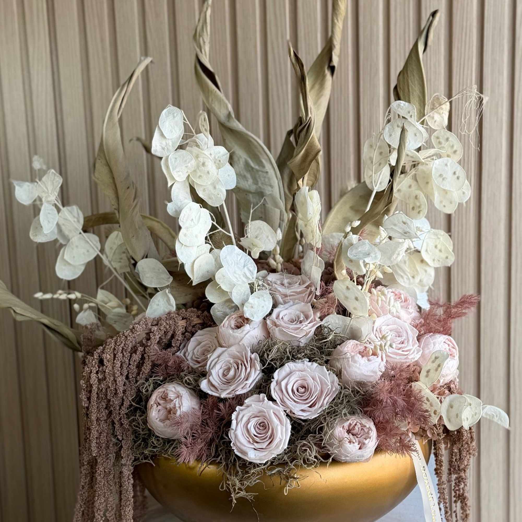 Beautiful fully preserved vase I&rsquo;ve everlasting flowers, photo 2 of 3