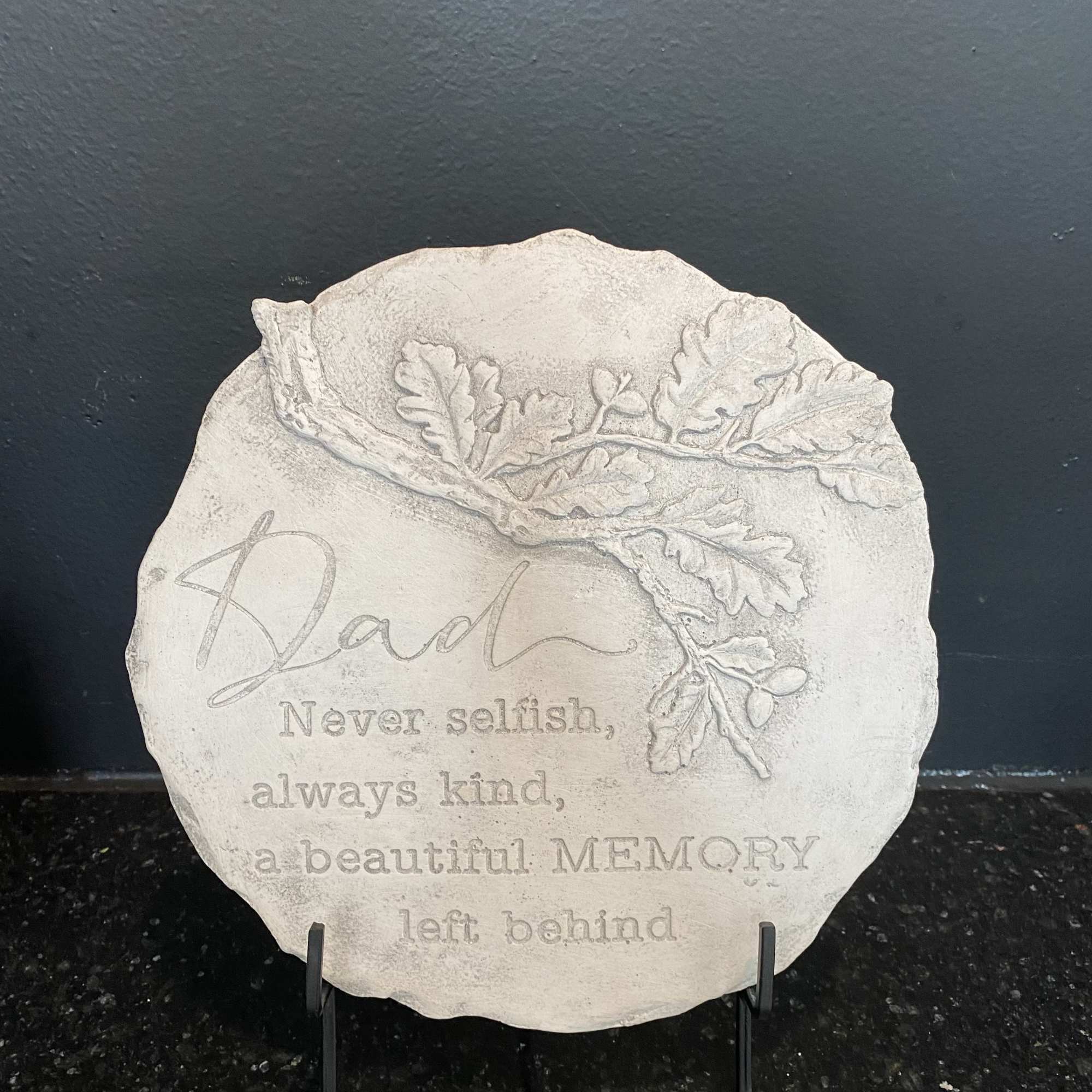 Memorial plaque with the word Dad and an oak leaf design