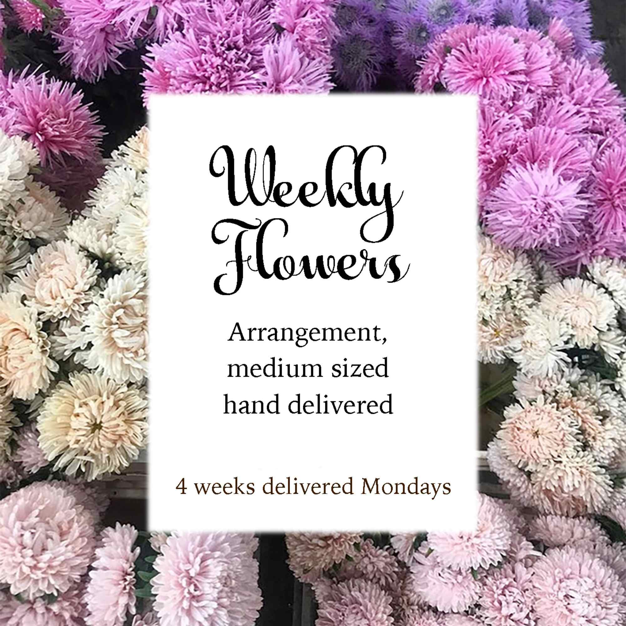 Get a beautiful, fresh medium sized Blomst arrangement of seasonal pastels or