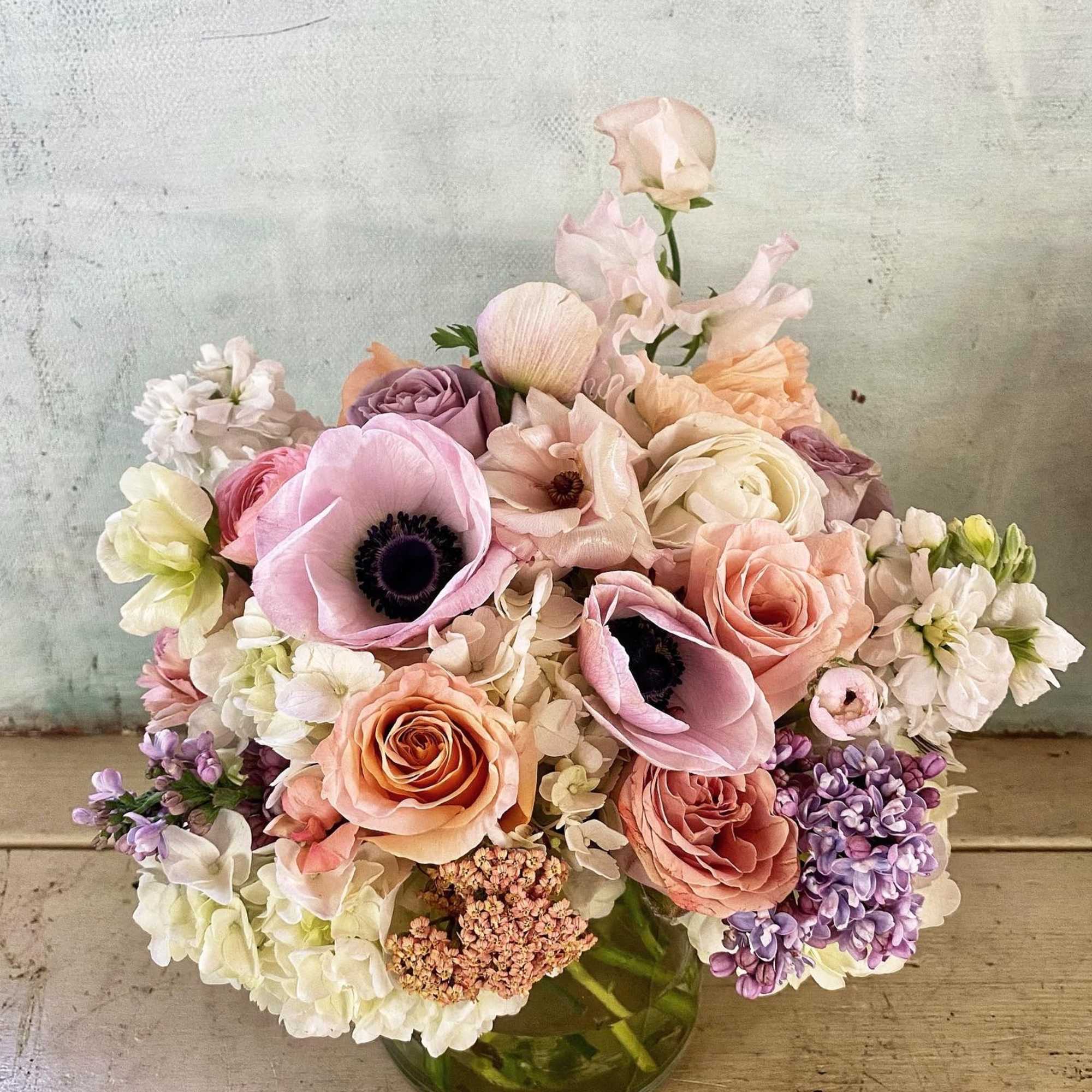 Get a beautiful, fresh large sized Blomst arrangement of seasonal pastels or, photo 7 of 8