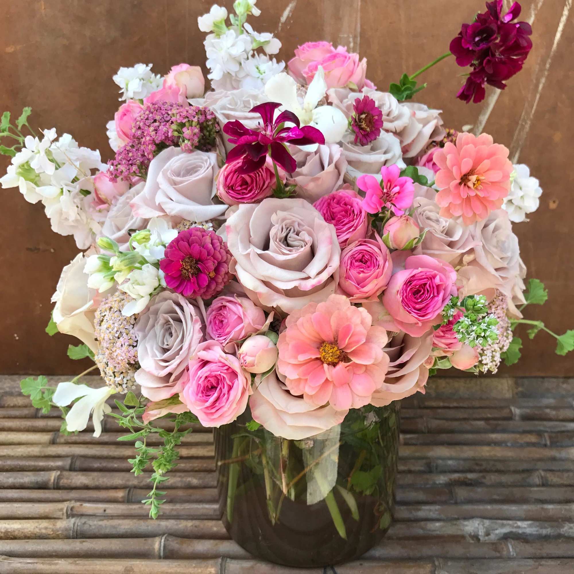 Get a beautiful, fresh large sized Blomst arrangement of seasonal pastels or, photo 5 of 8