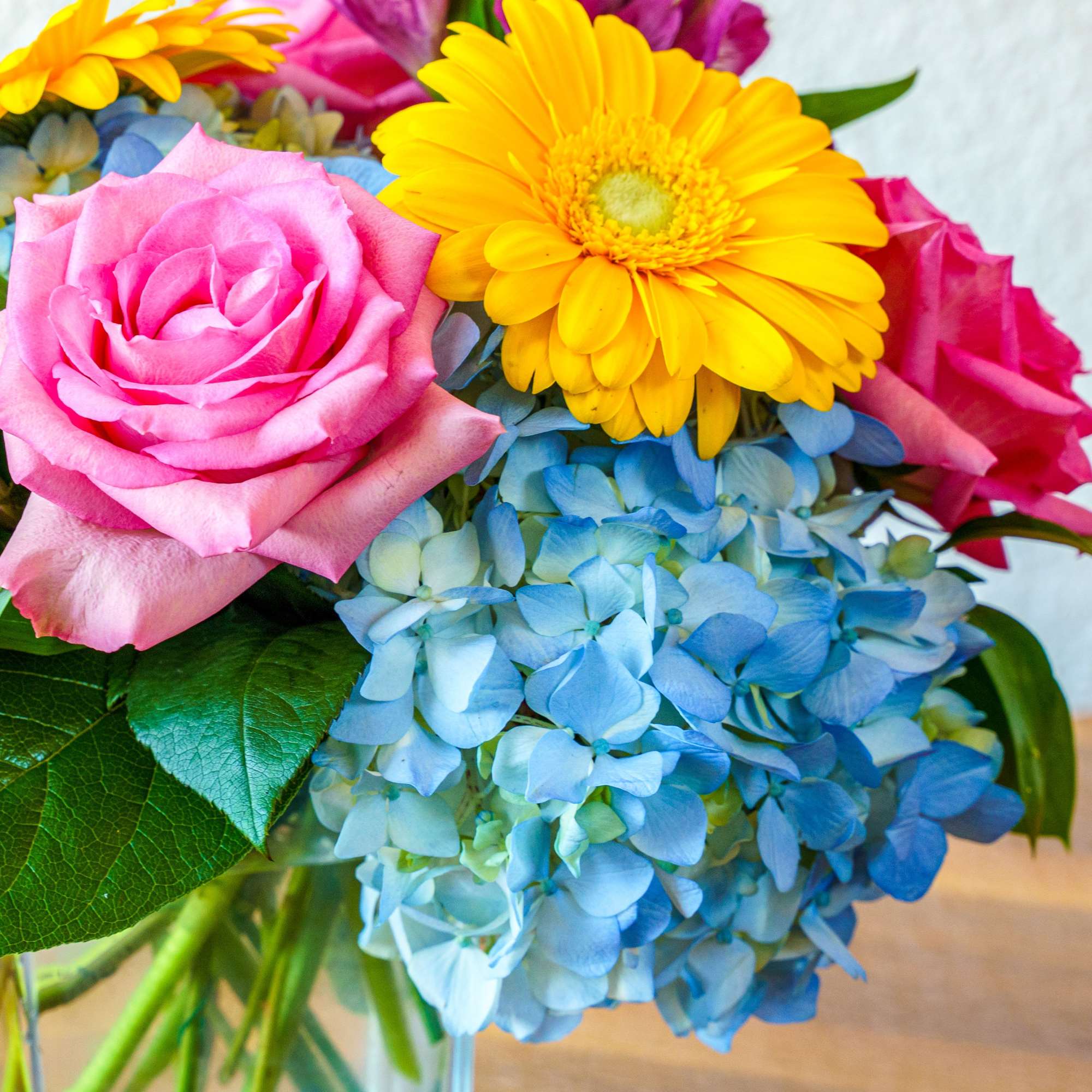This warm and inviting arrangement is the perfect breath of fresh air!, photo 2 of 2