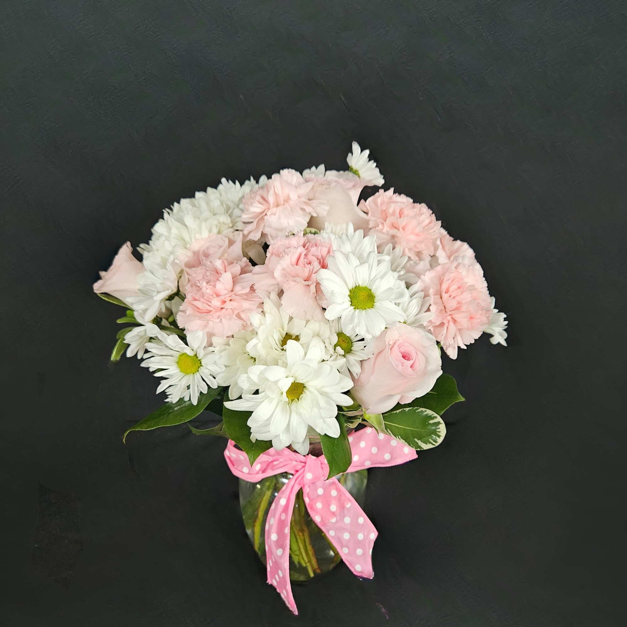 An eye-catching bouquet of pink roses (deluxe &amp; premium sizes), pink carnations, photo 2 of 2