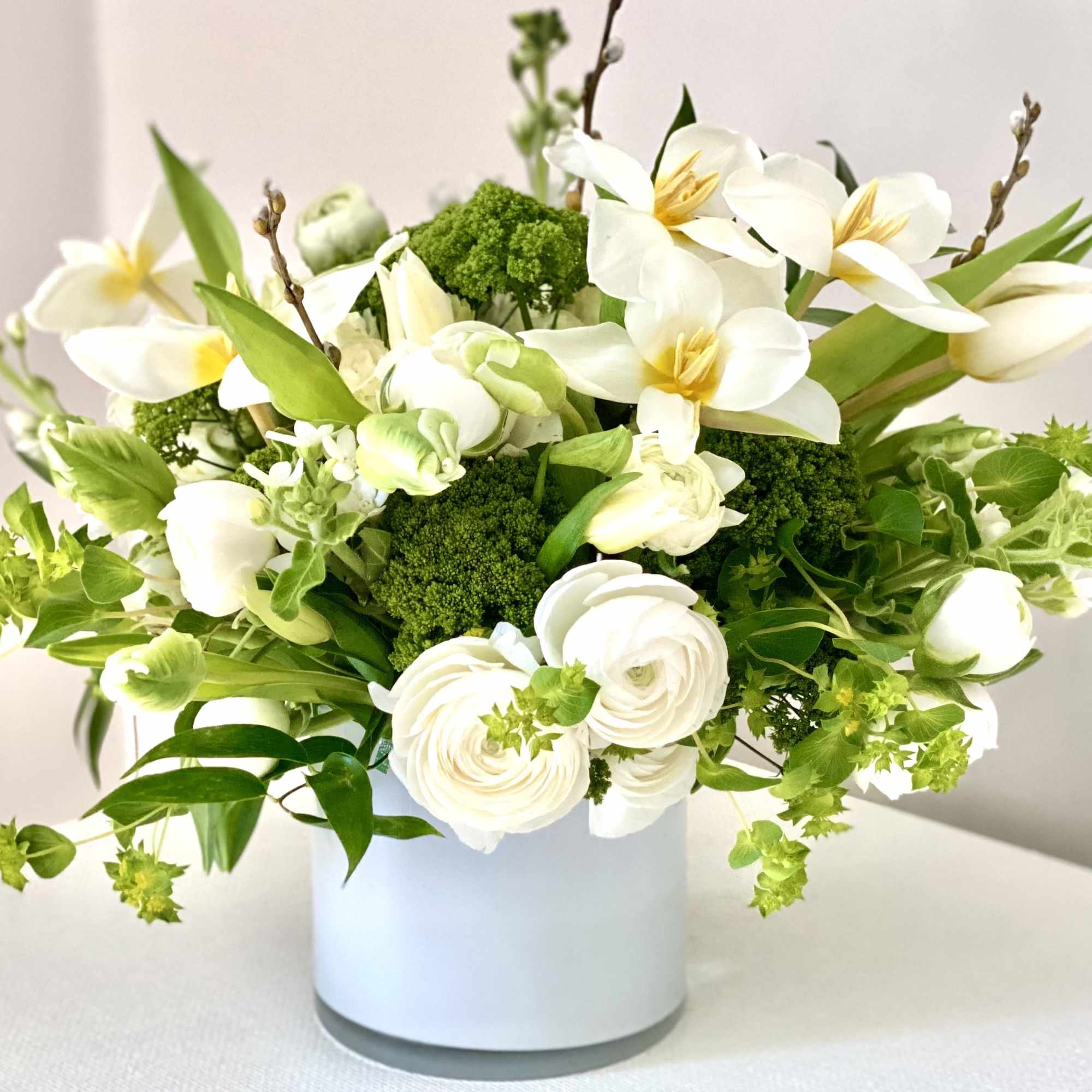 Gorgeous clean whites &amp; greens make this neutral palette a spring crowd