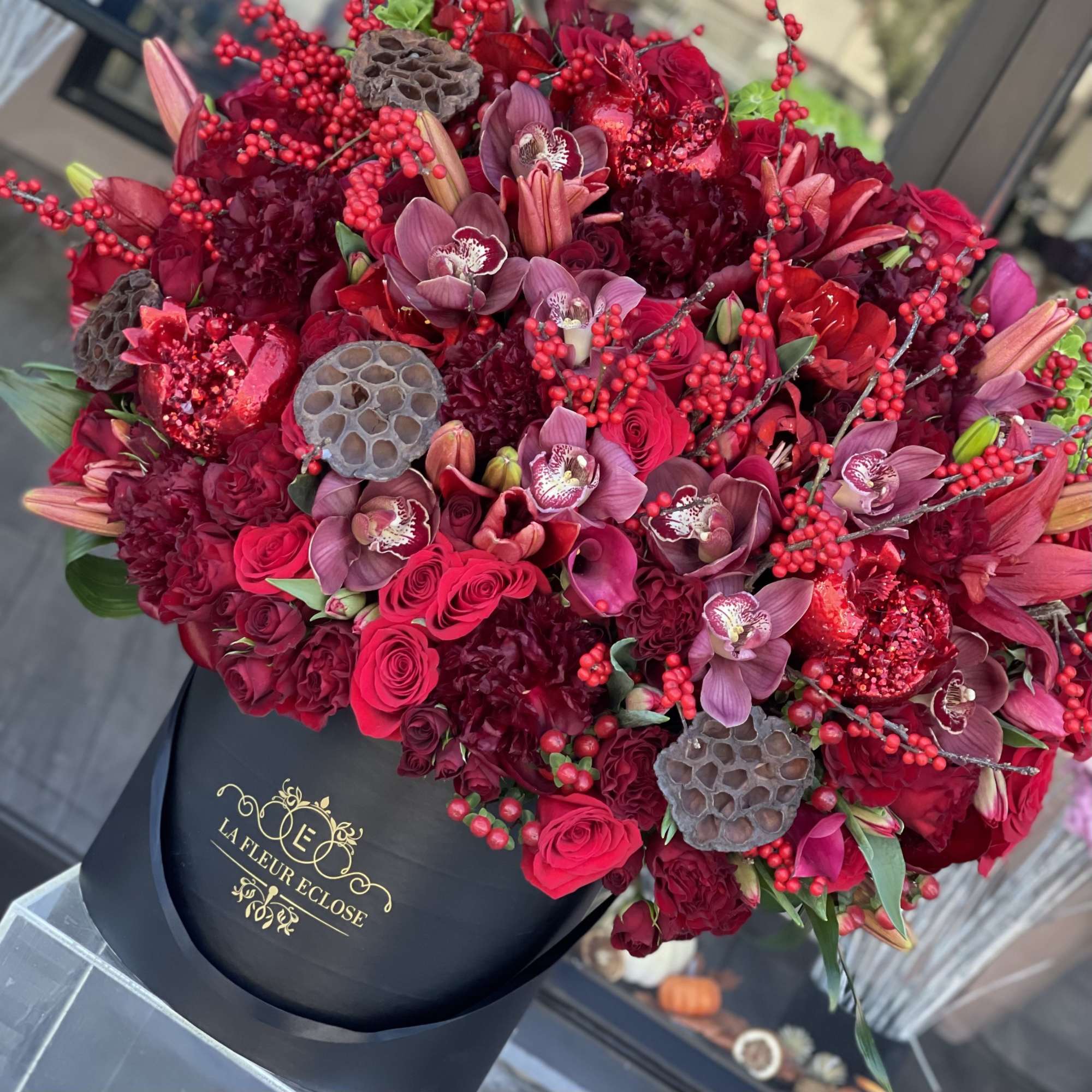 Beautiful arrangement in our black box., photo 2 of 2
