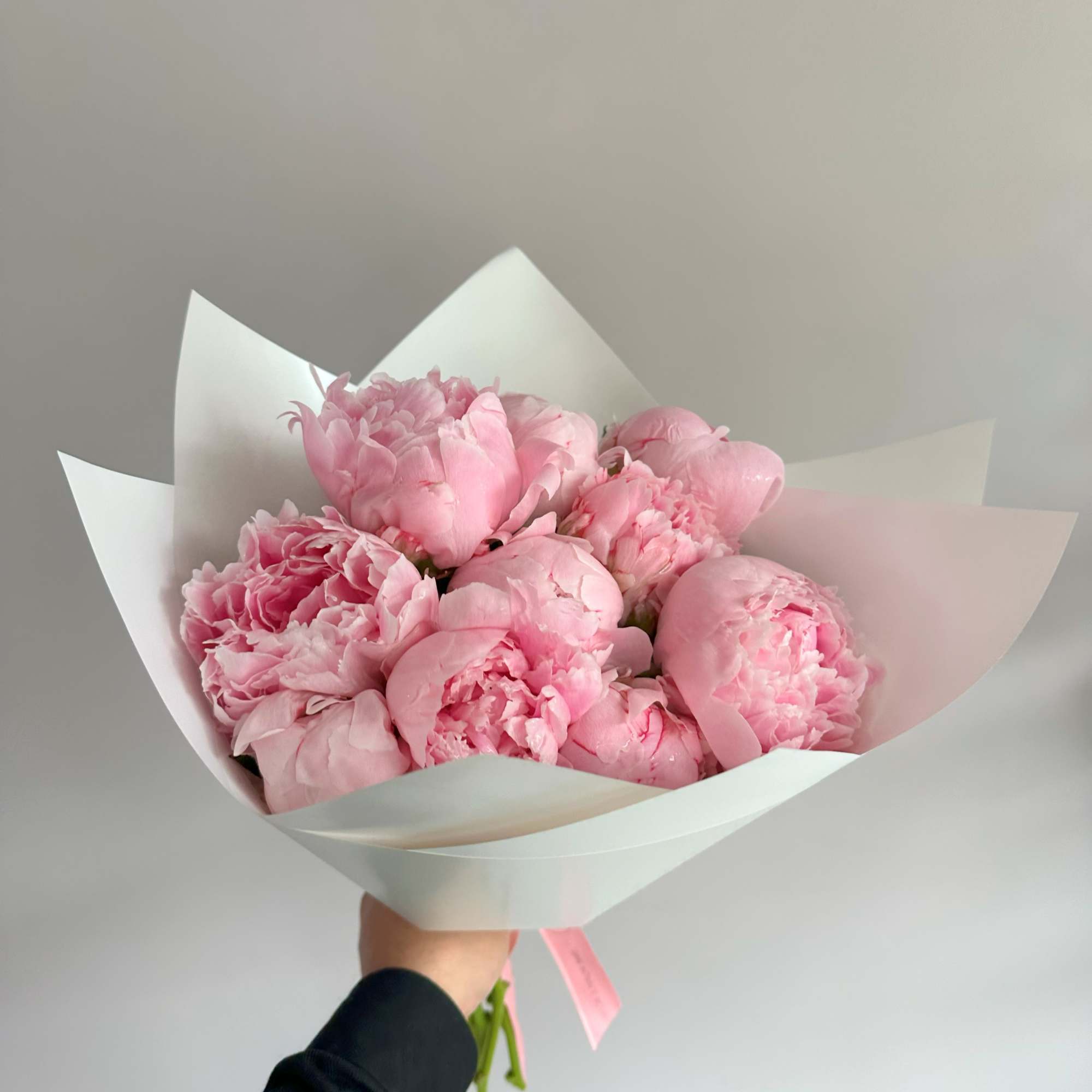 This arrangement is for peony lovers who appreciate beauty and style
Available in