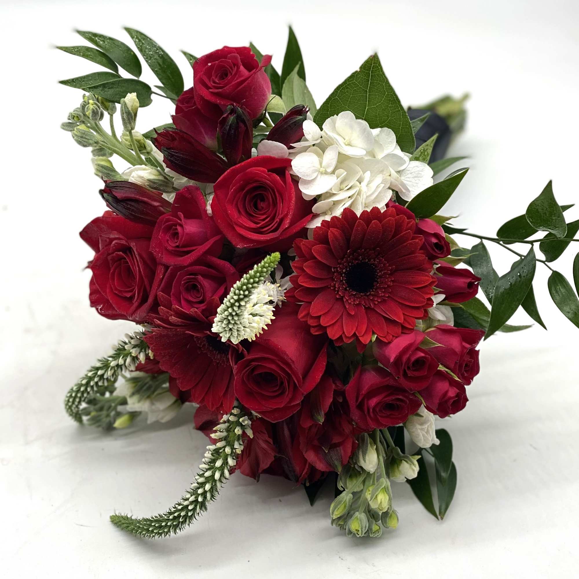 A lush mix of reds with touches of white throughout. 