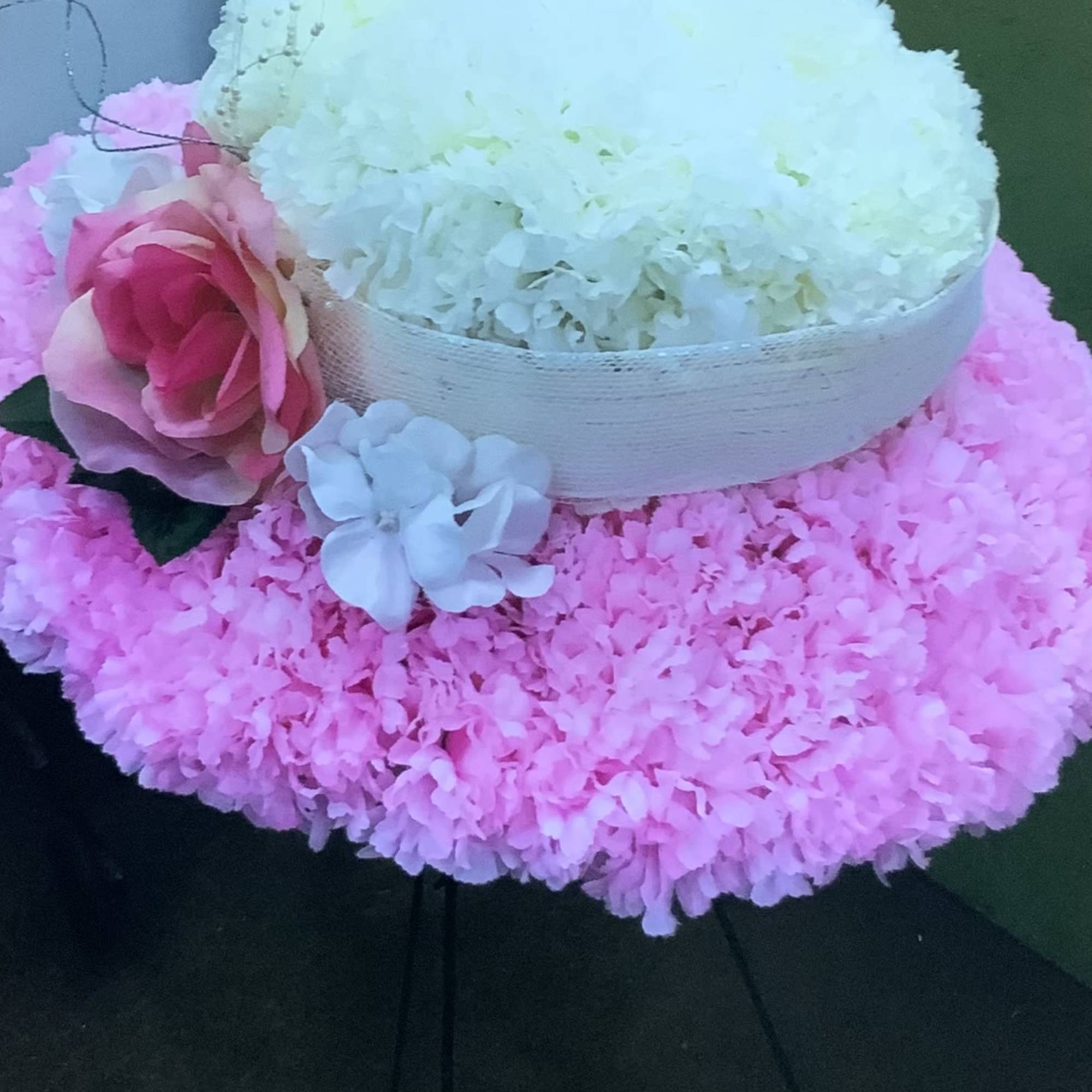 Roses and mixed flowers, photo 10 of 17