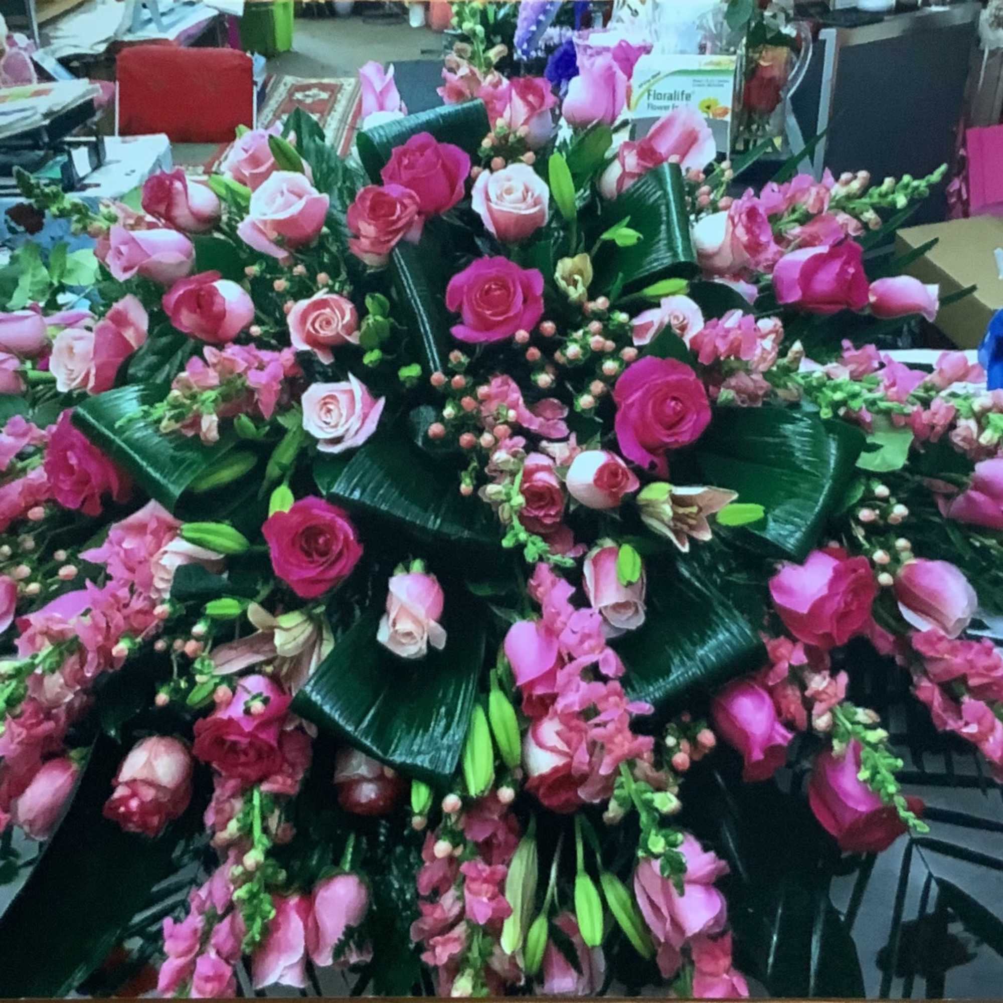 Roses and mixed flowers, photo 11 of 17