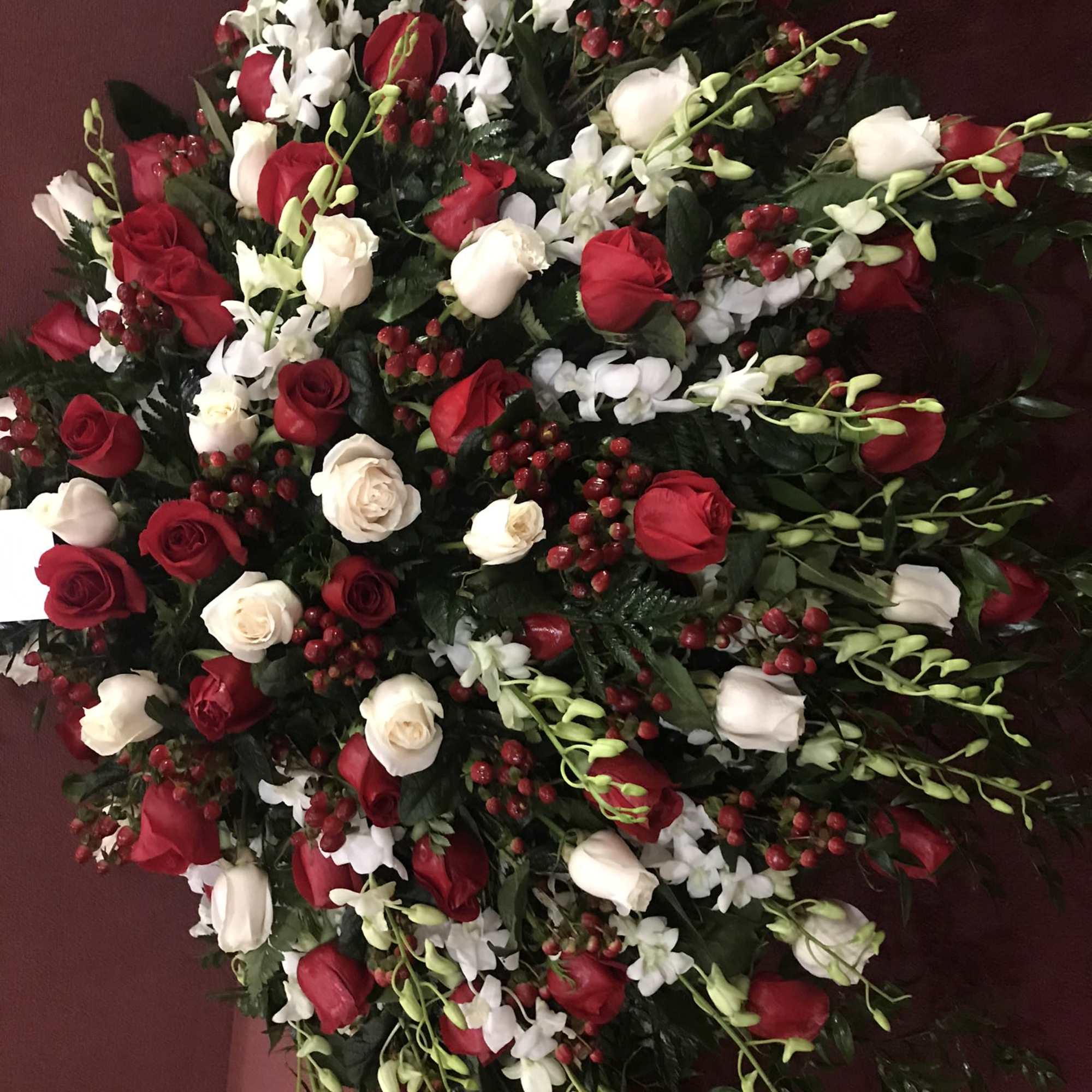 Roses and mixed flowers, photo 5 of 17