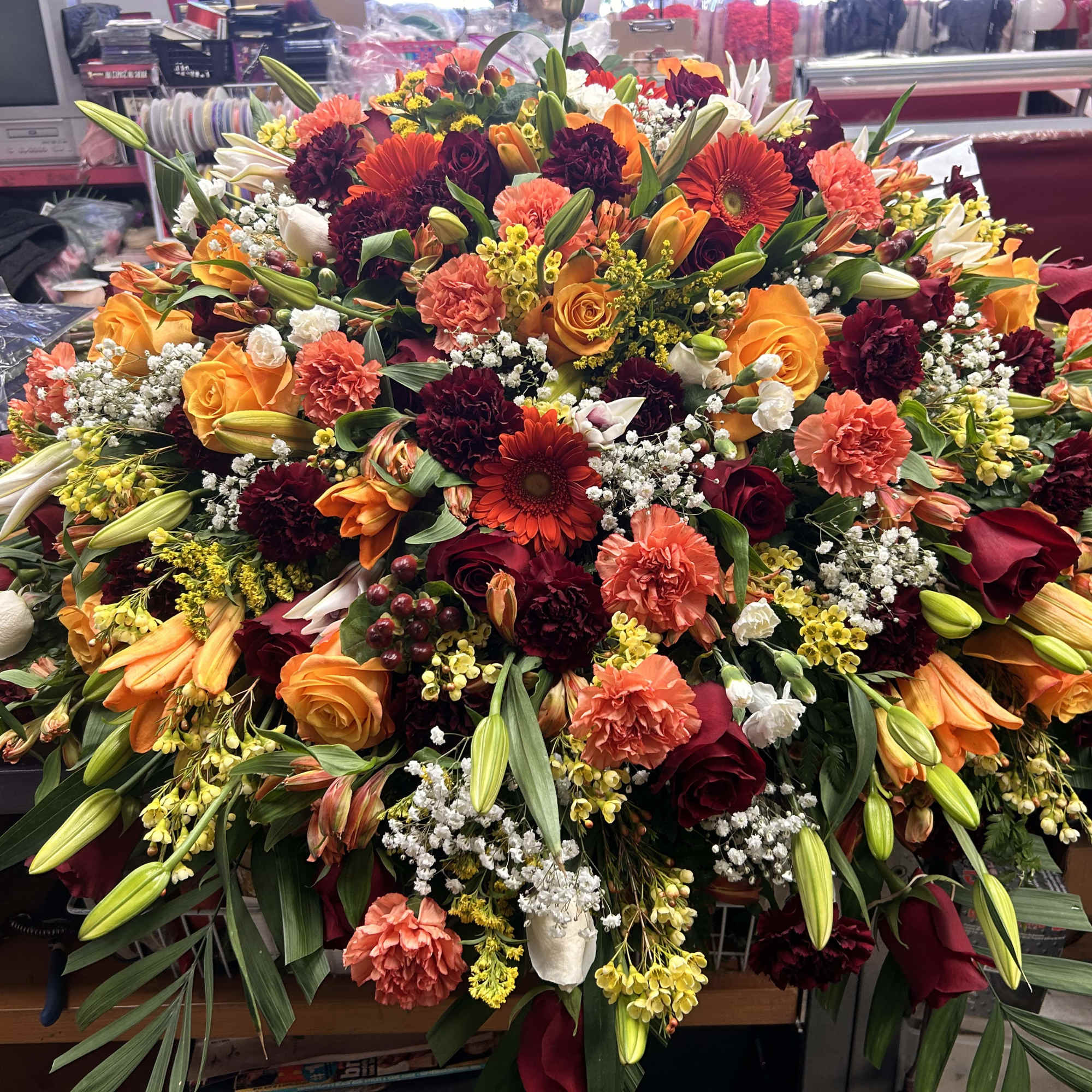 Nice standing arrangements , photo 10 of 11