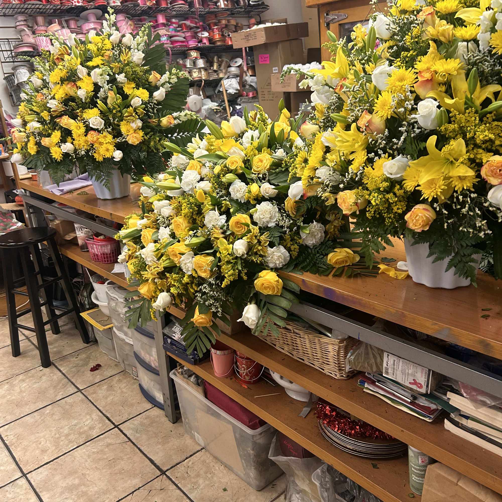 Comes with casket spray and 2 stands, photo 8 of 8