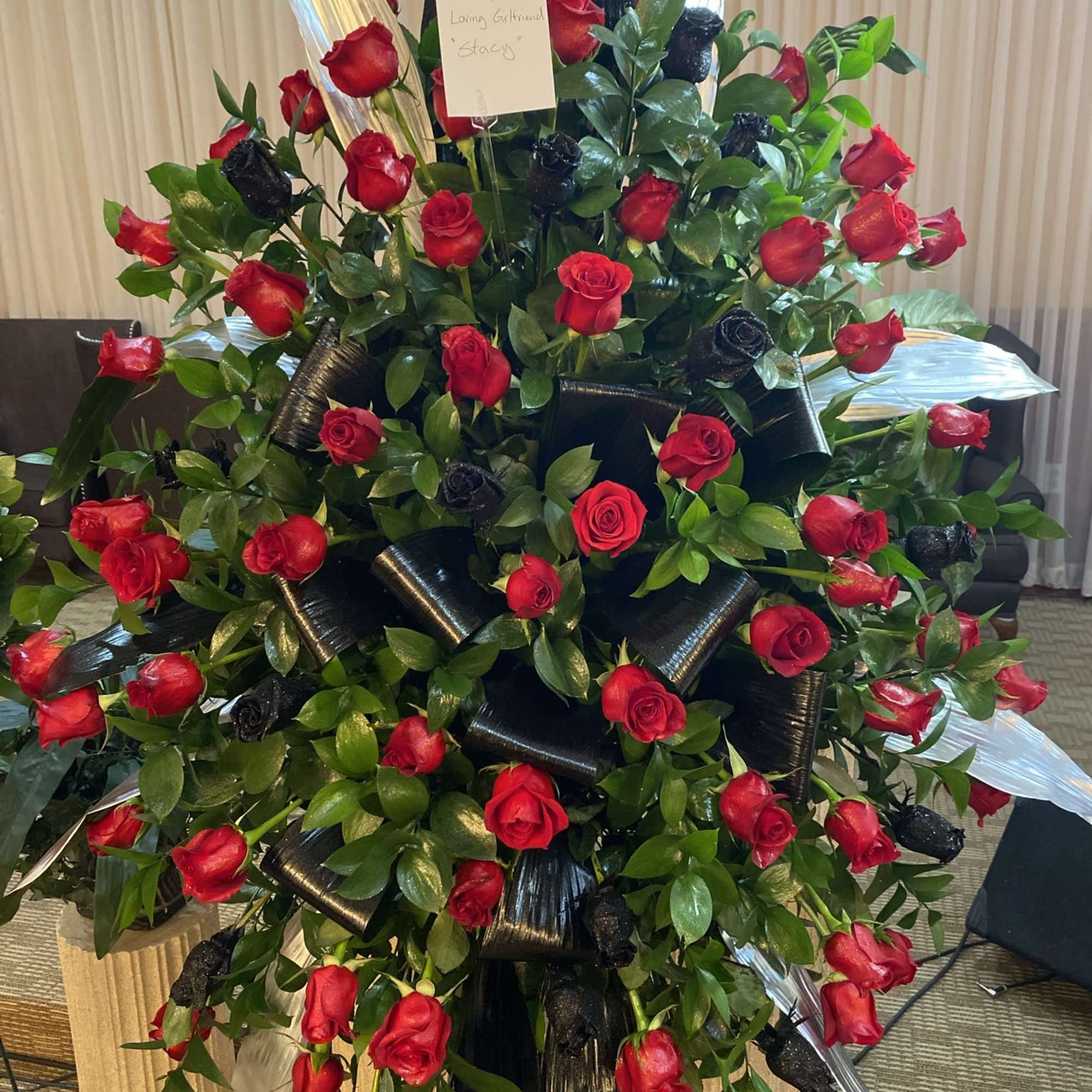 Exclusive arrangements , photo 3 of 6