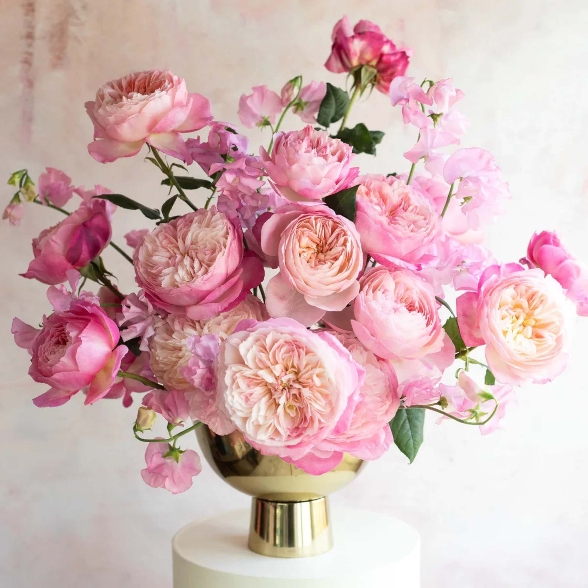 Pink roses arranged in a gold vase, photo 4 of 4