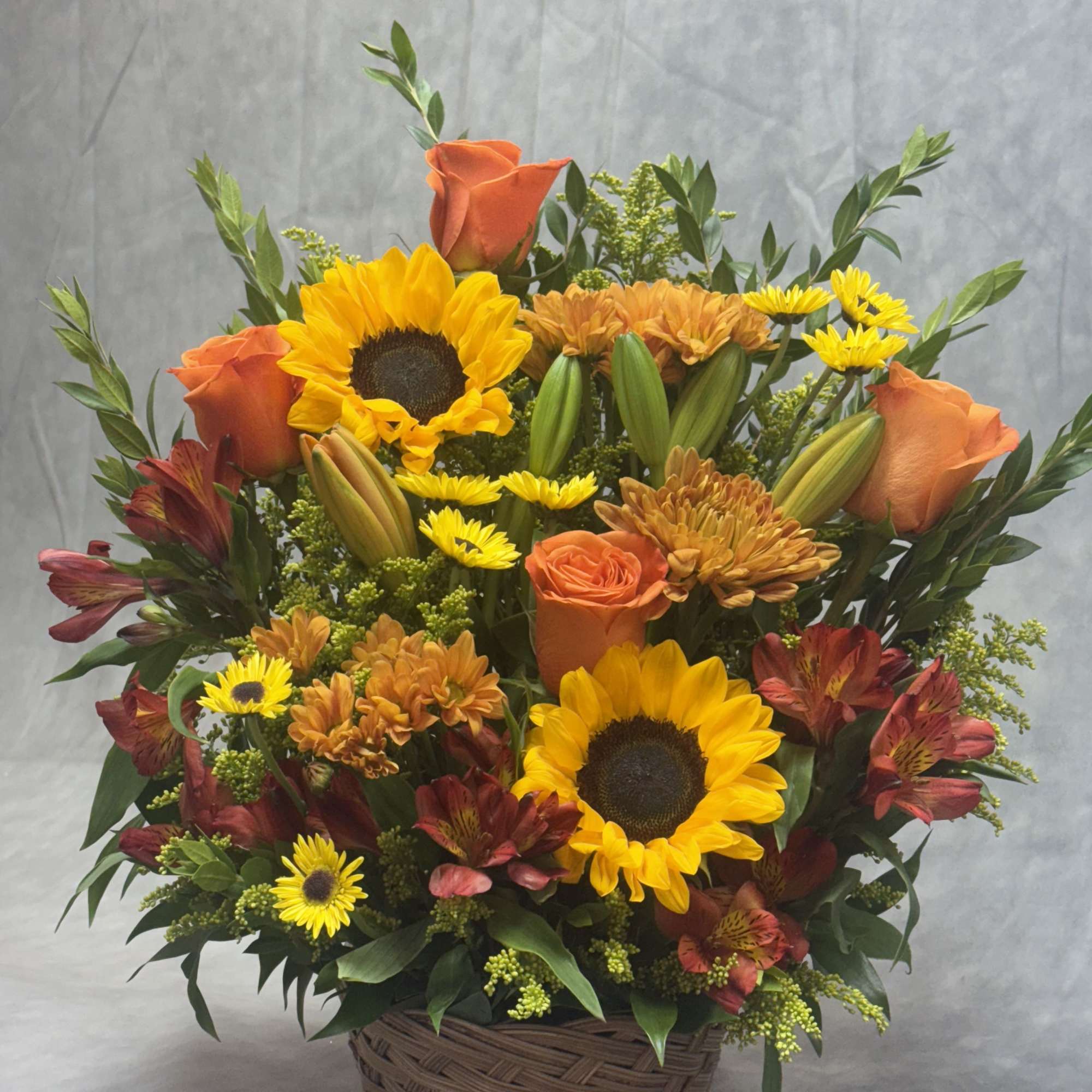 Embrace the beauty of autumn with our exquisite fall basket arrangements!
Handcrafted with