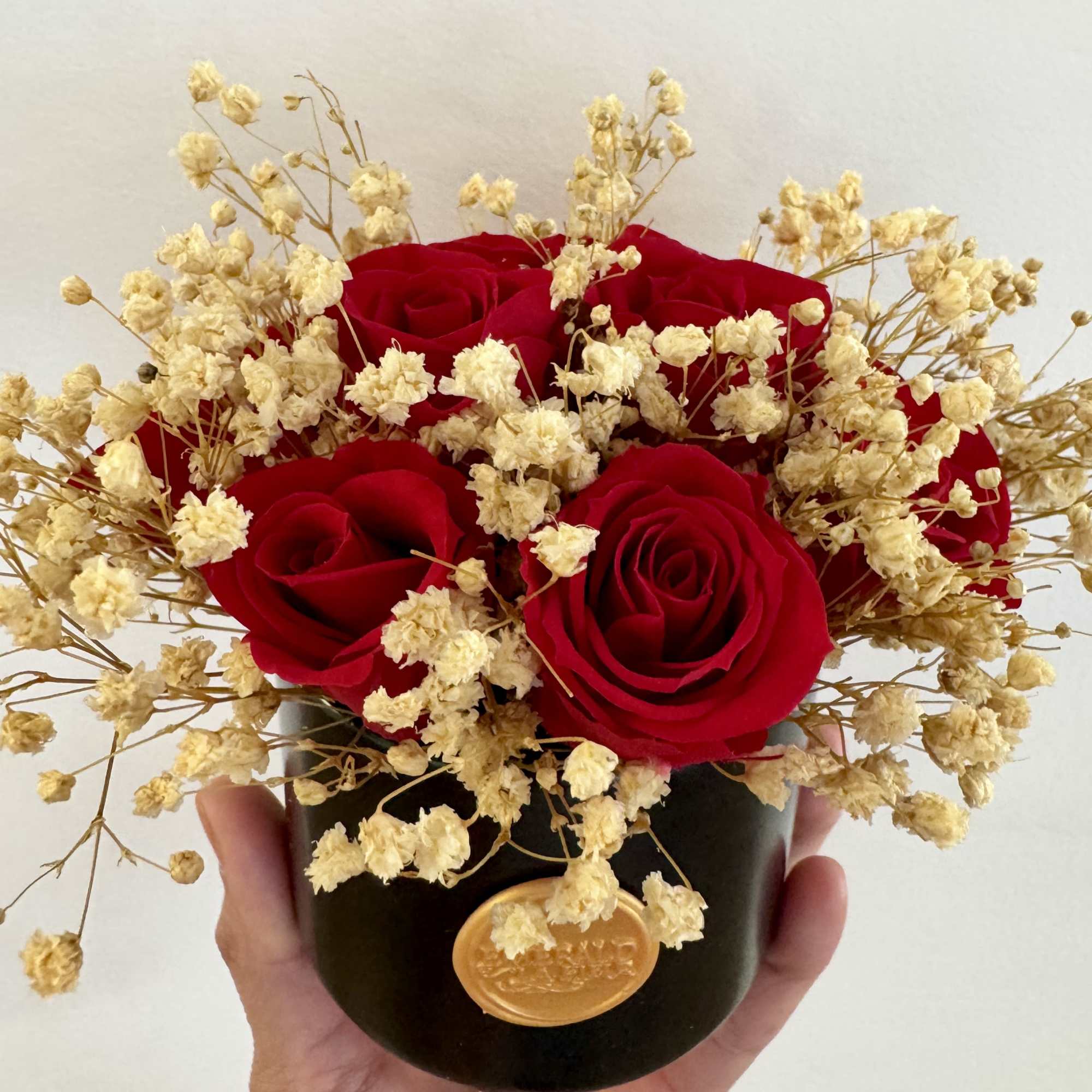 A timeless symbol of love and elegance, Eternelle Rouge Amour Mini features, photo 3 of 5
