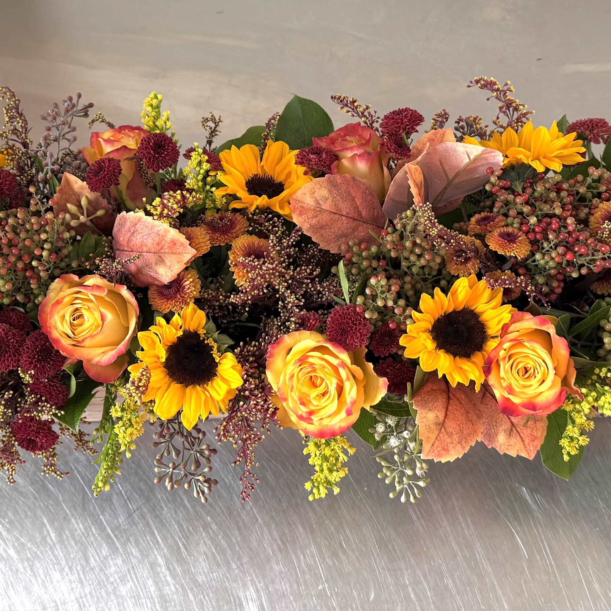 Autumn Harvest Floral Centerpiece &ndash; Sunflowers, Roses &amp; Seasonal Blooms
Brighten your table, photo 2 of 3