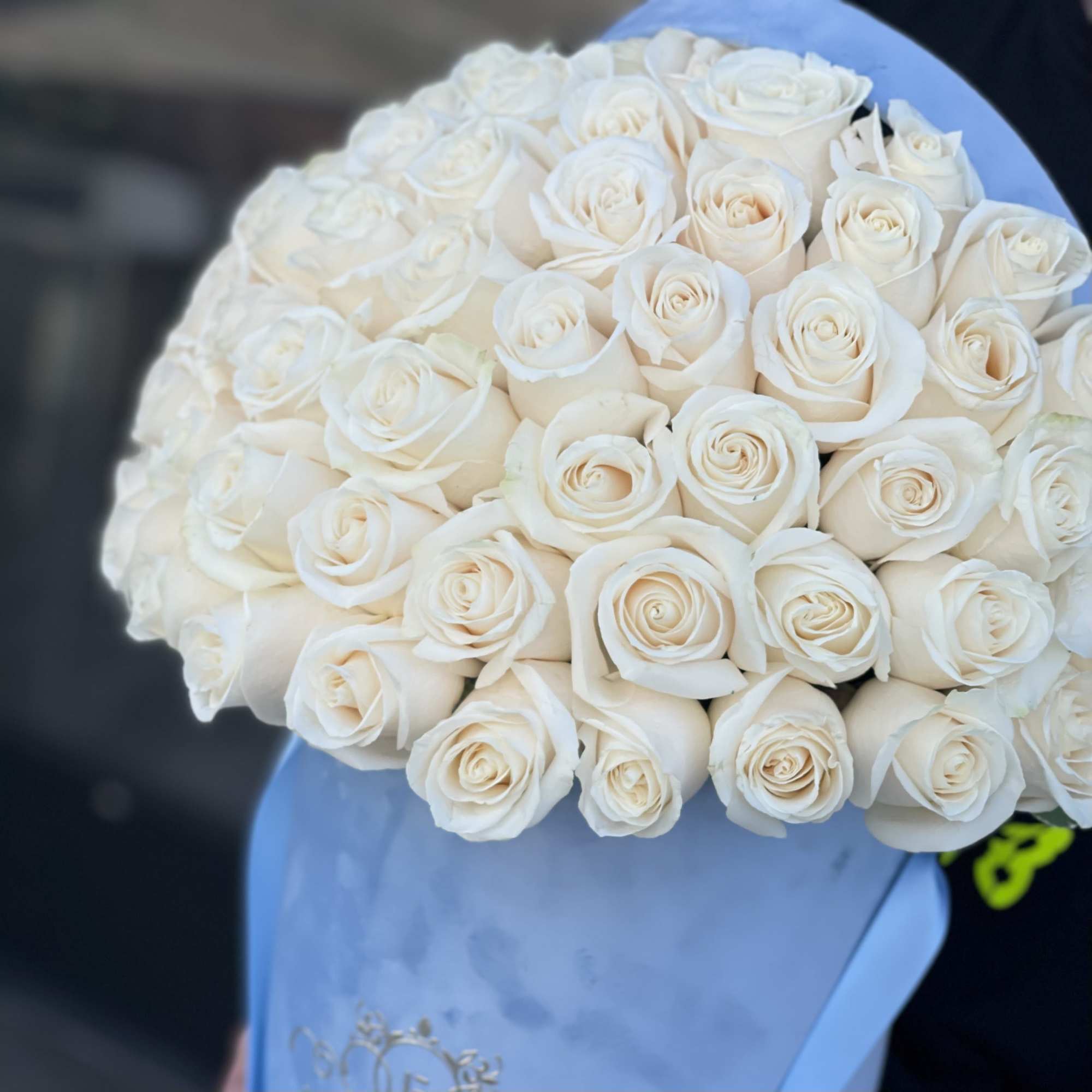 FRESH CUT ROSES
Standard 50 stunning white roses in our velvet blue box.
Deluxe, photo 2 of 2