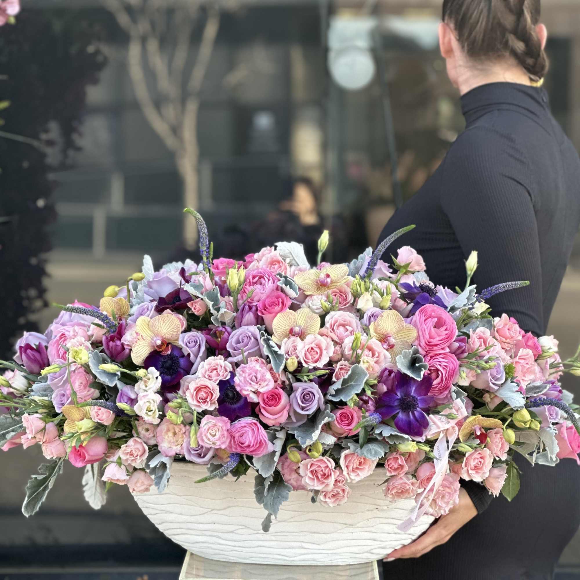 Grand ceramic vase with all premium flowers