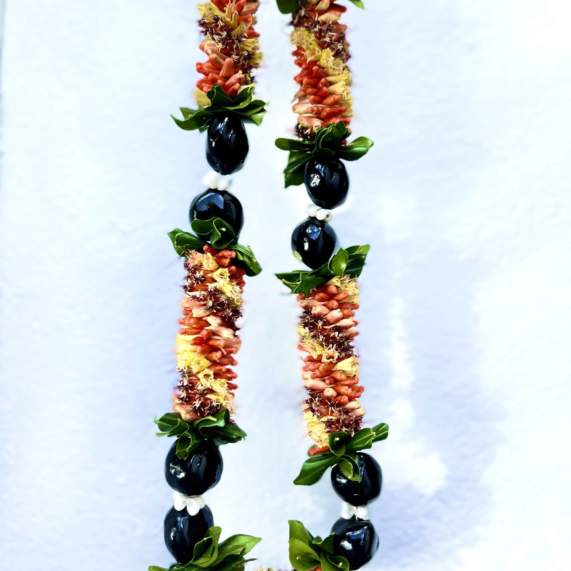 CIGAR FLOWER/ KUKUI NUT/TI LEAF LEI *NOTE 40.00 MINIMUM FOR DELIVERY, photo 2 of 2