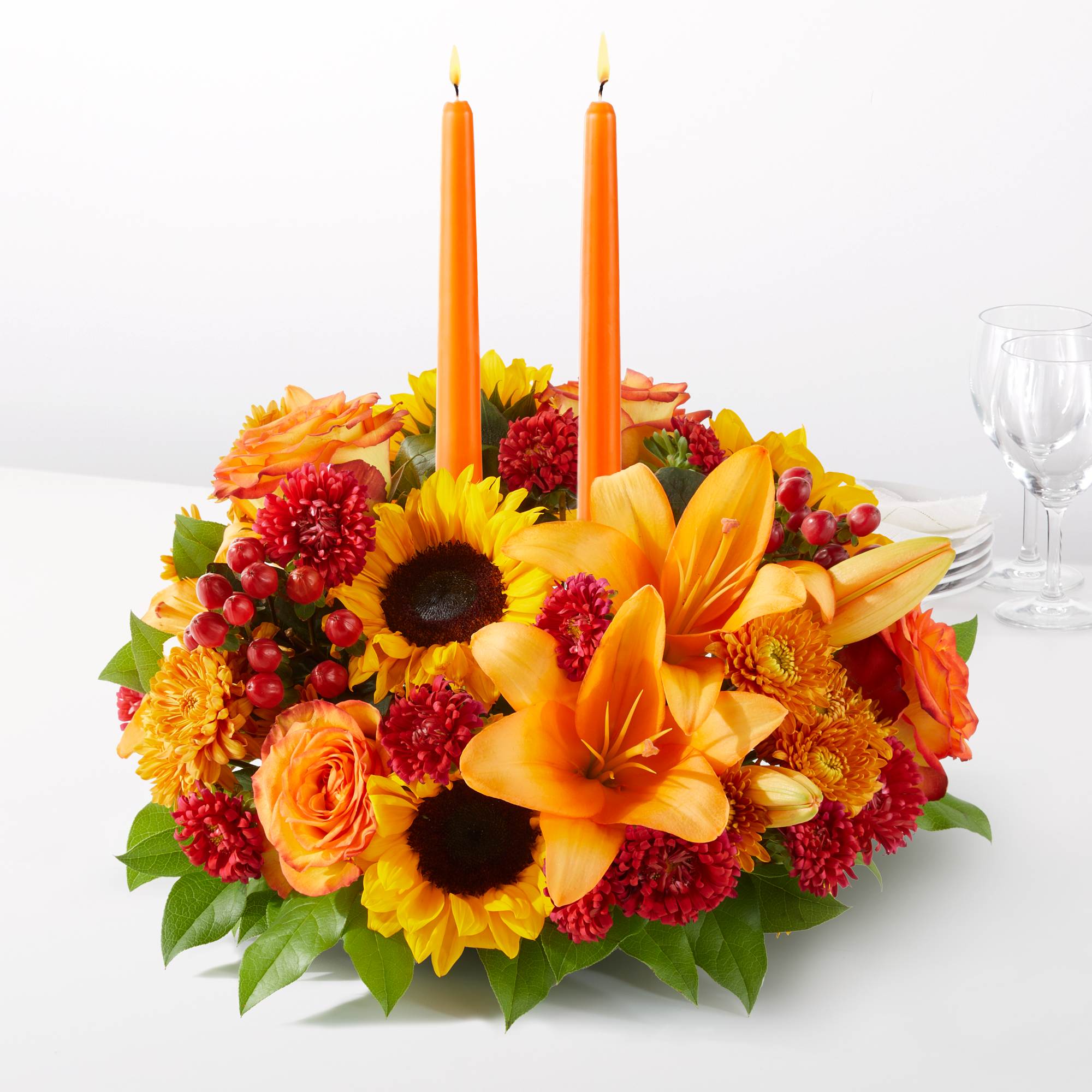 This centerpiece is ready for any dinner table - Thanksgiving or anytime!