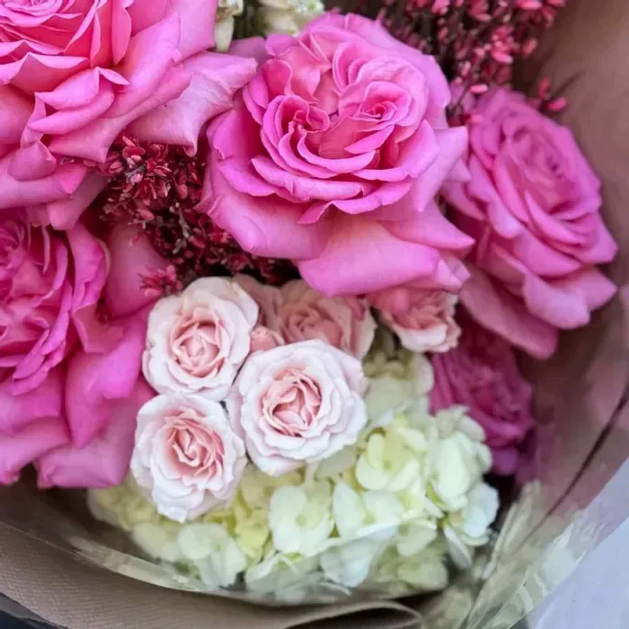Hand-Tied Bouquet | Pinks

Soft, romantic, and effortlessly graceful, The Juliet blends delicate