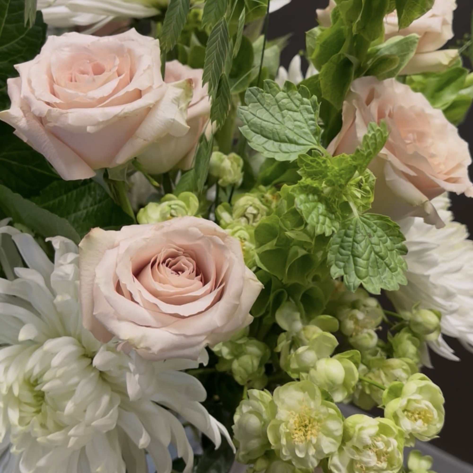 Elevate any space or occasion with our Neutrals Designer&rsquo;s Choice flower arrangement, photo 2 of 2