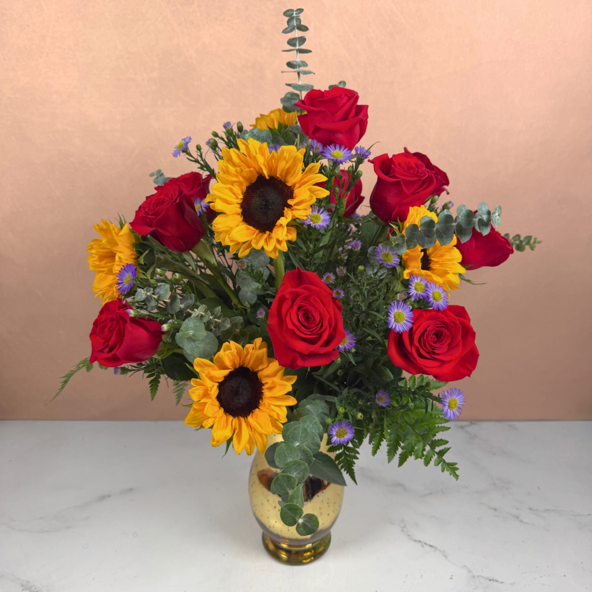 Bouquet of red roses and sunflowers in a gold vase, photo 3 of 4