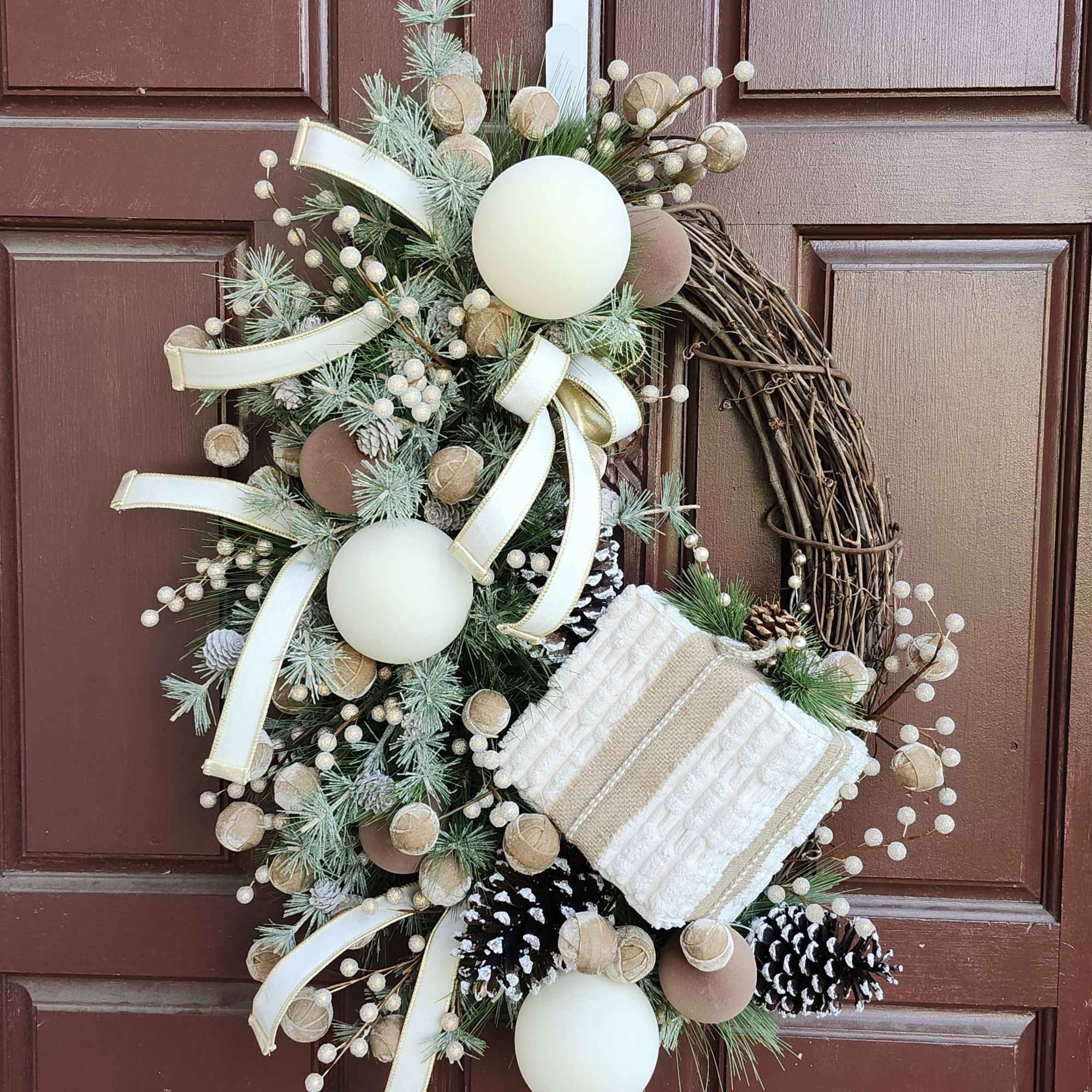 Oblong grapevine wreath with designer ribbon, soft fabric square present, felt ball, photo 2 of 2